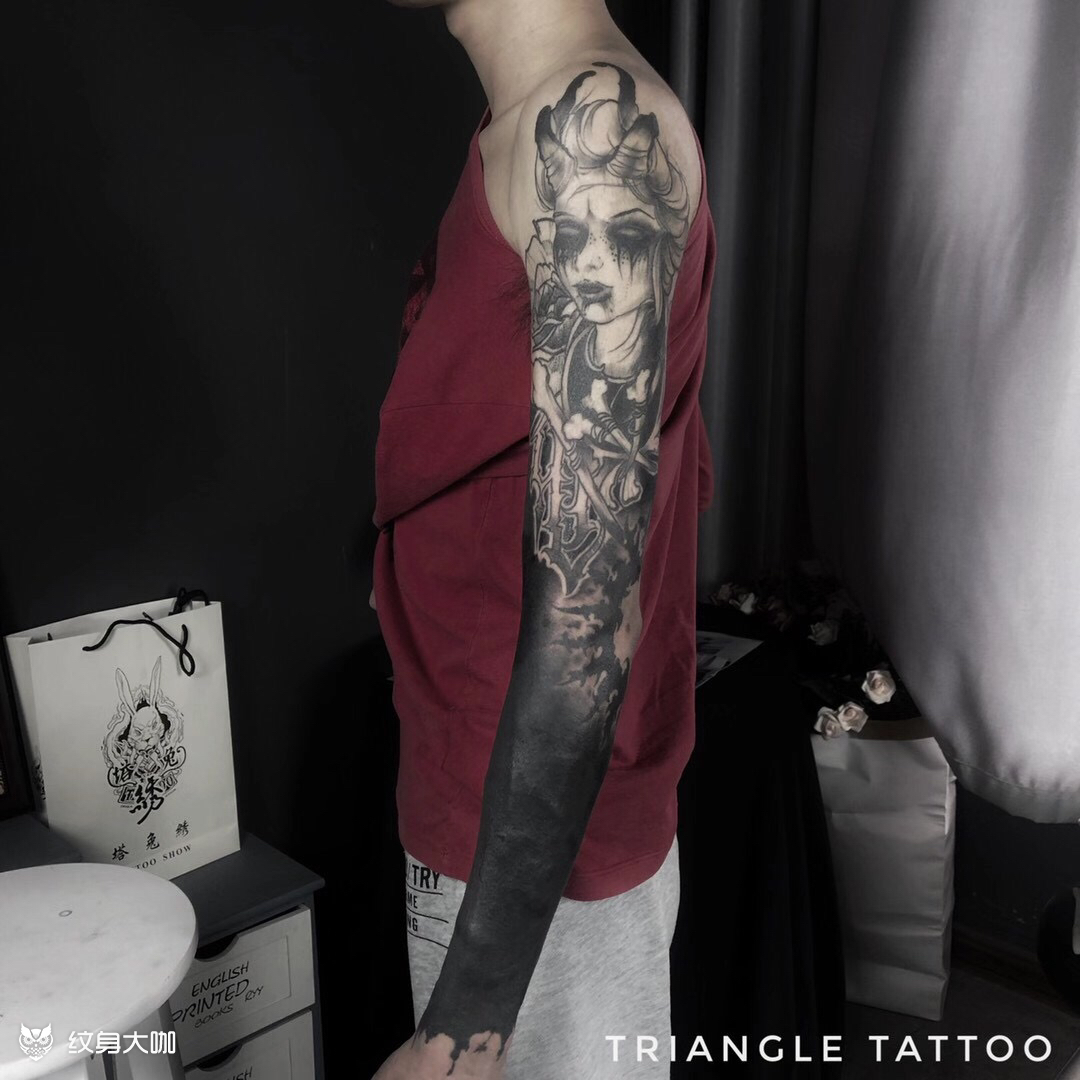 暗黑花臂_纹身图案手稿图片_弯那个弯呀的纹身作品集