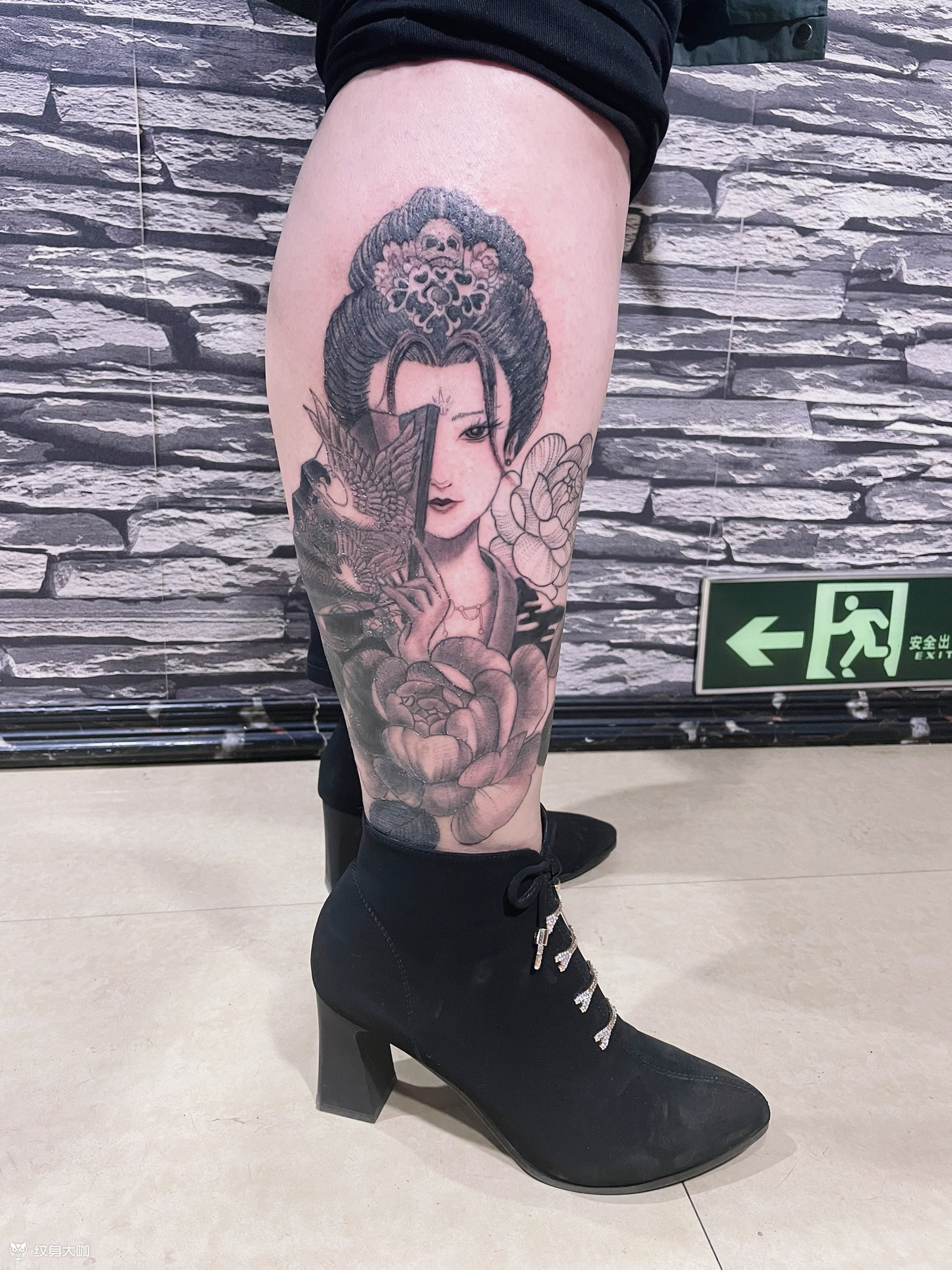 紫霞仙子满背纹身图片