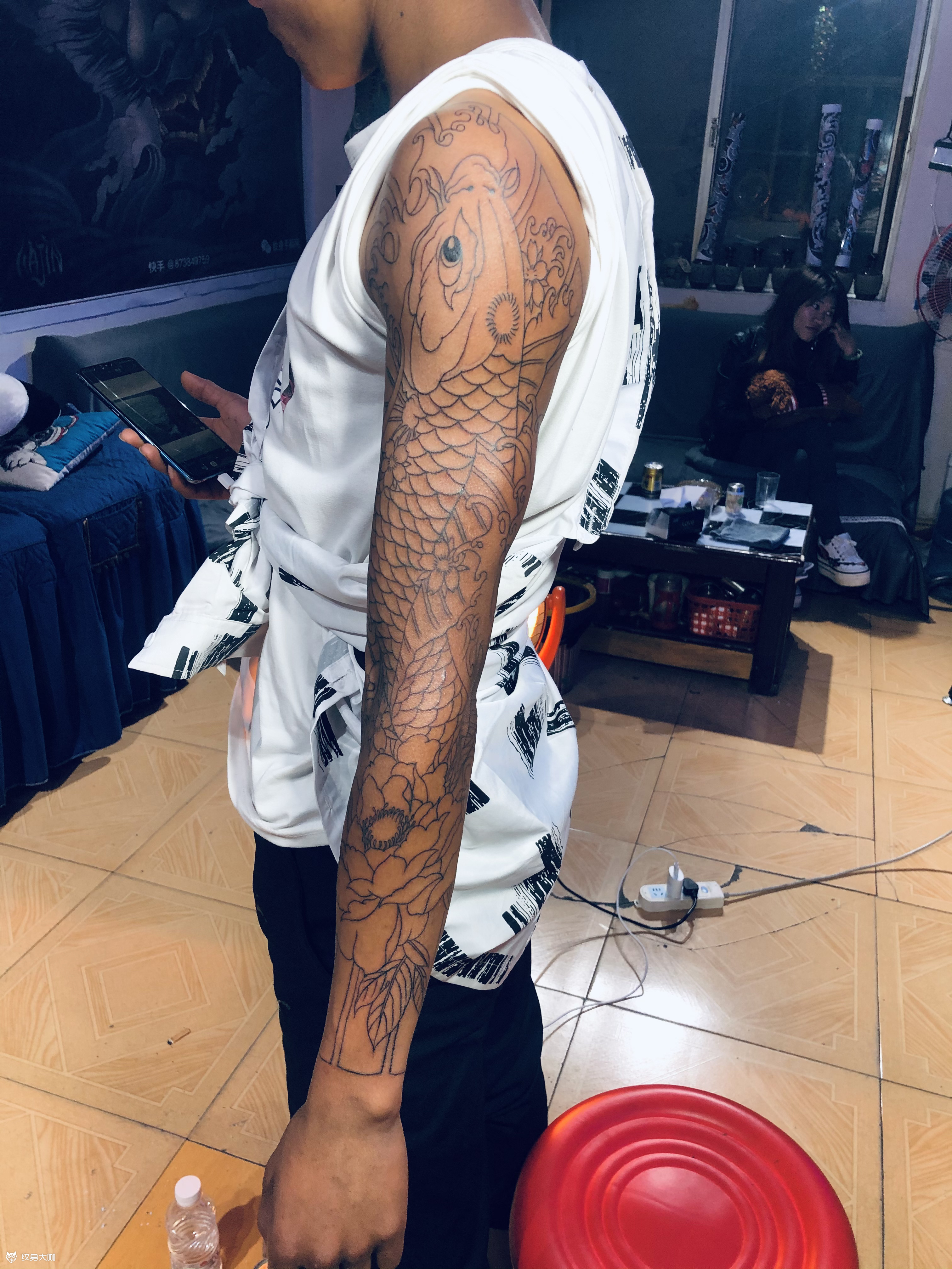 鲤鱼花臂线条_纹身图案手稿图片_纹画人的纹身作品集