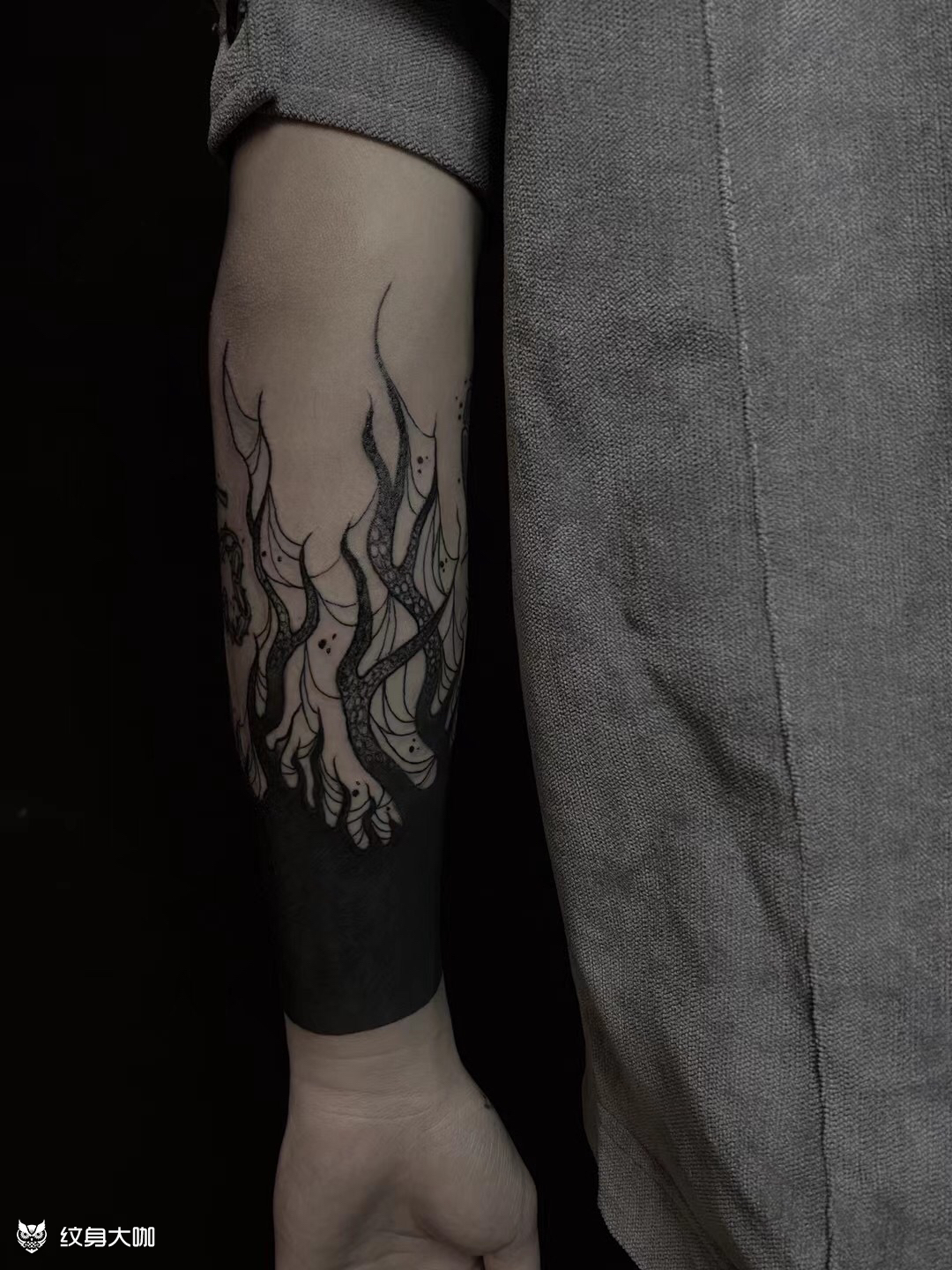 小黑臂点缀遮盖_纹身图案手稿图片_豆芽的纹身作品集