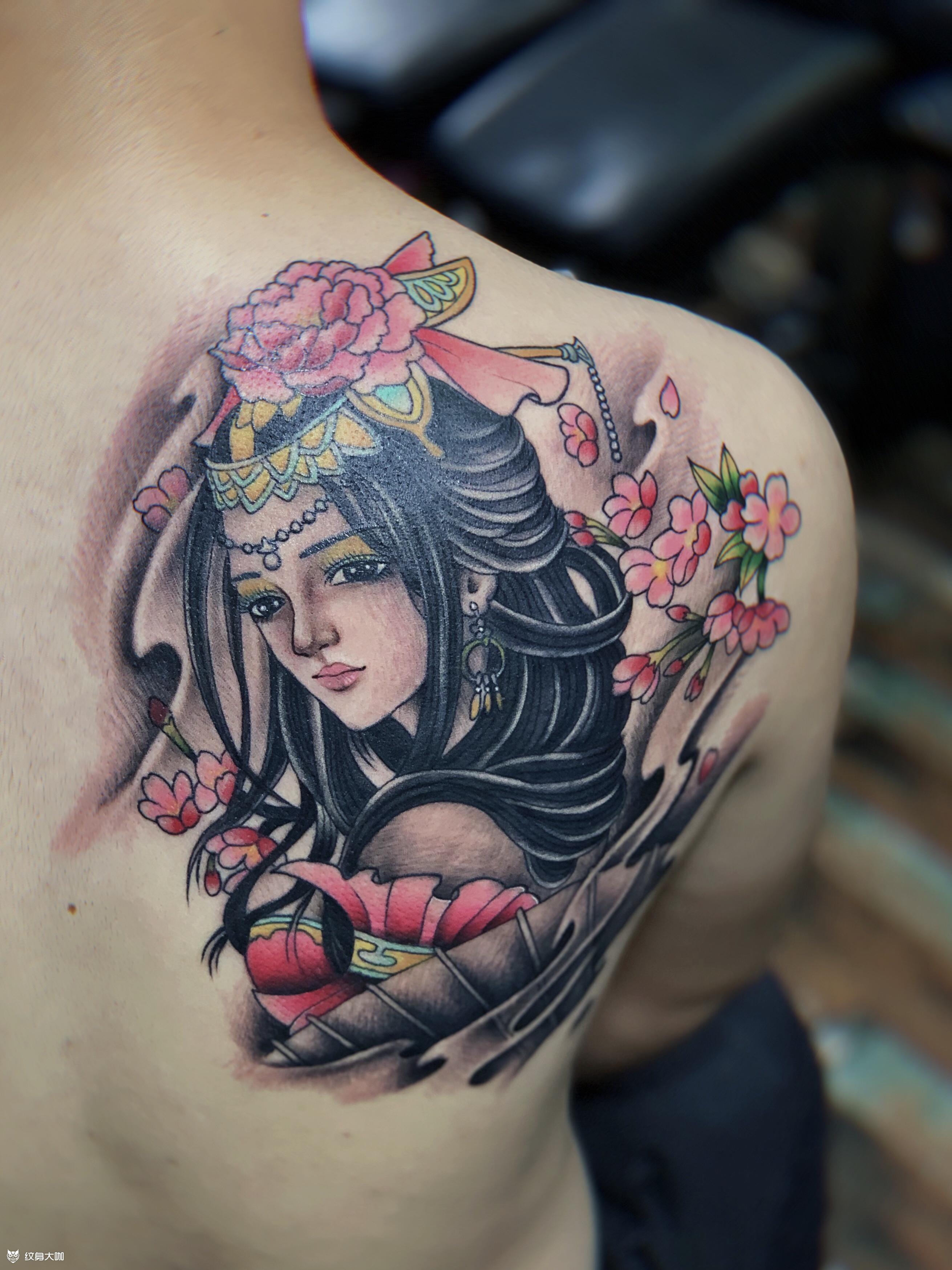 后背艺妓纹身_纹身图案手稿图片_雕浪的纹身作品集