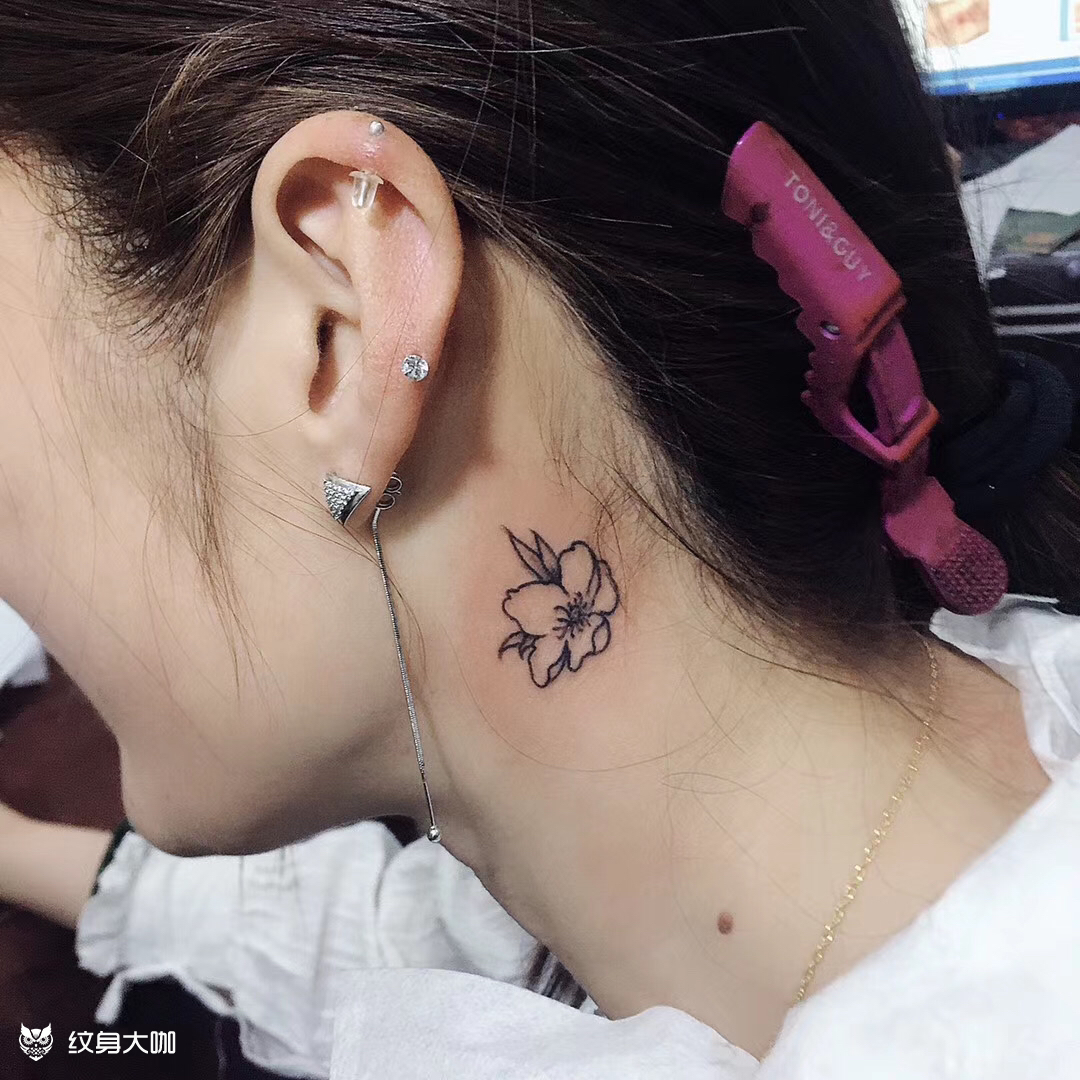 耳后樱花_纹身图案手稿图片_雕浪的纹身作品集