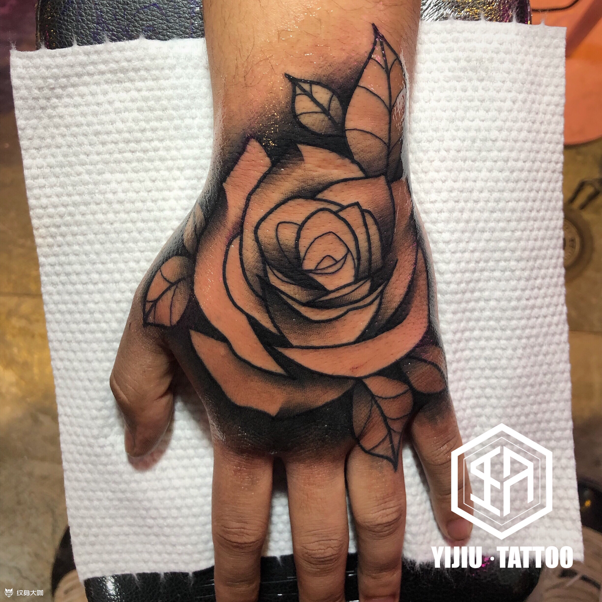 手背玫瑰_纹身图案手稿图片_雕壹的纹身作品集
