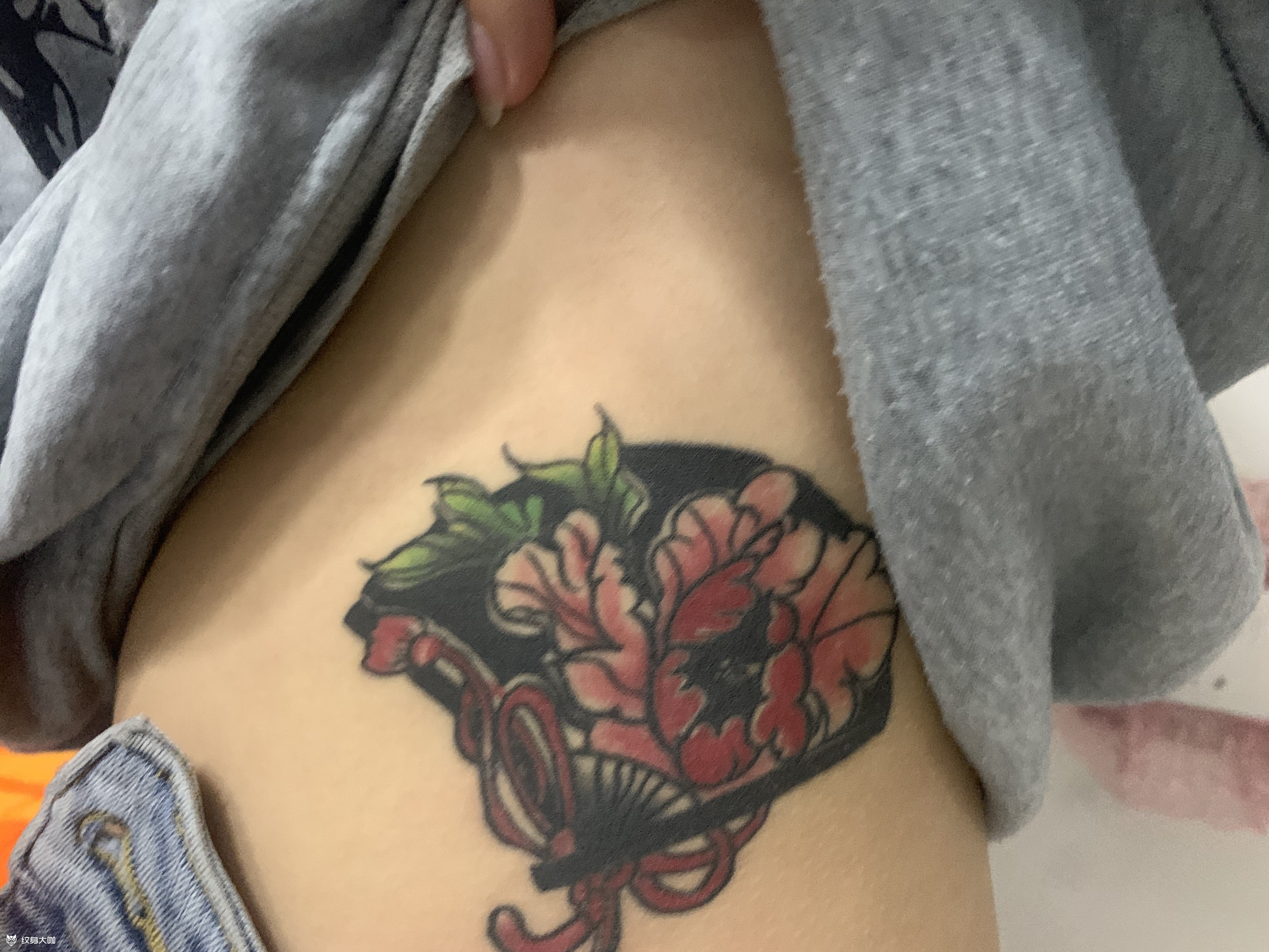 侧腰纹的 太突兀了 不知道怎么_纹身吧社区 - 纹身大咖