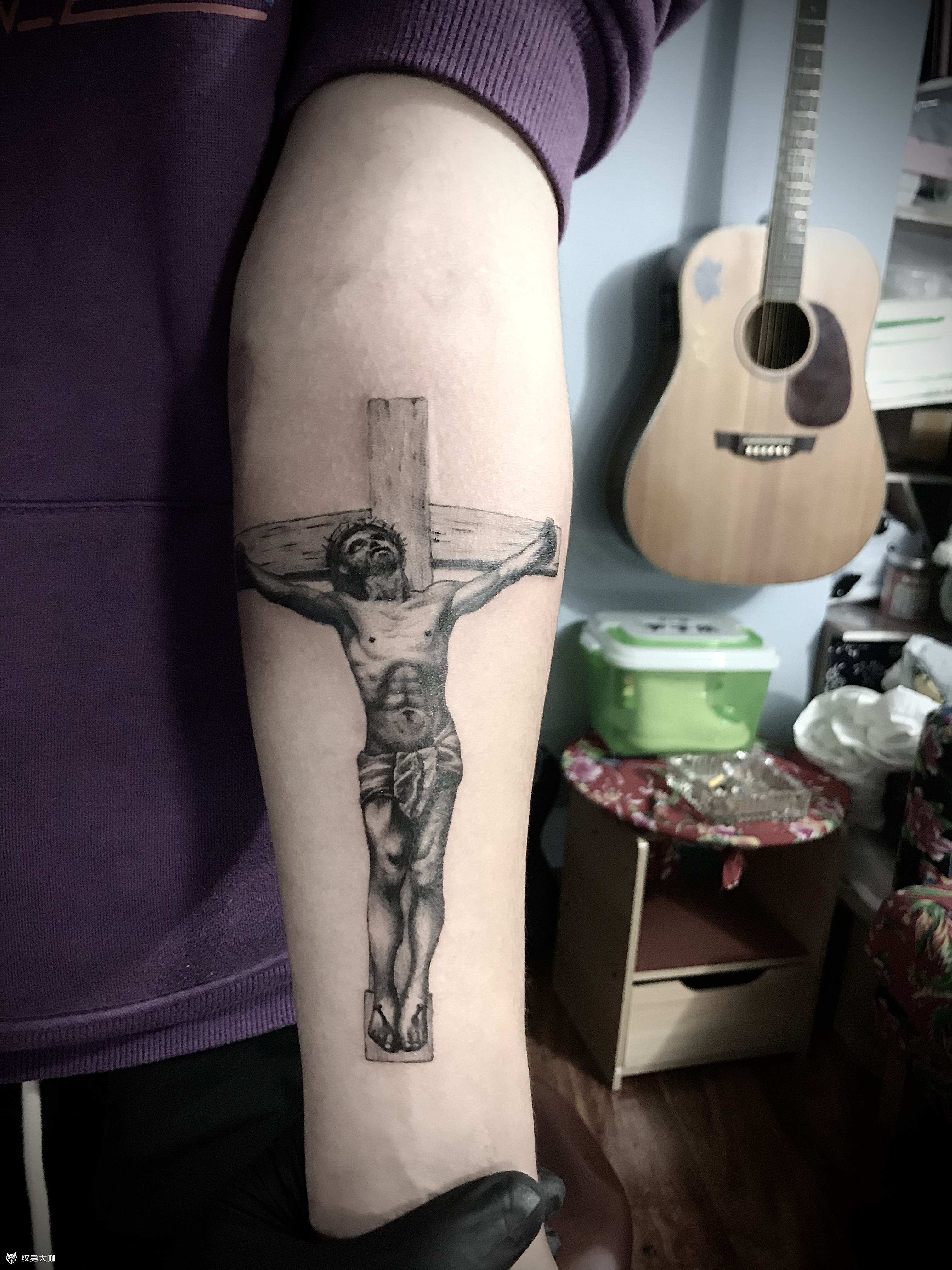 基督受难纹身图片