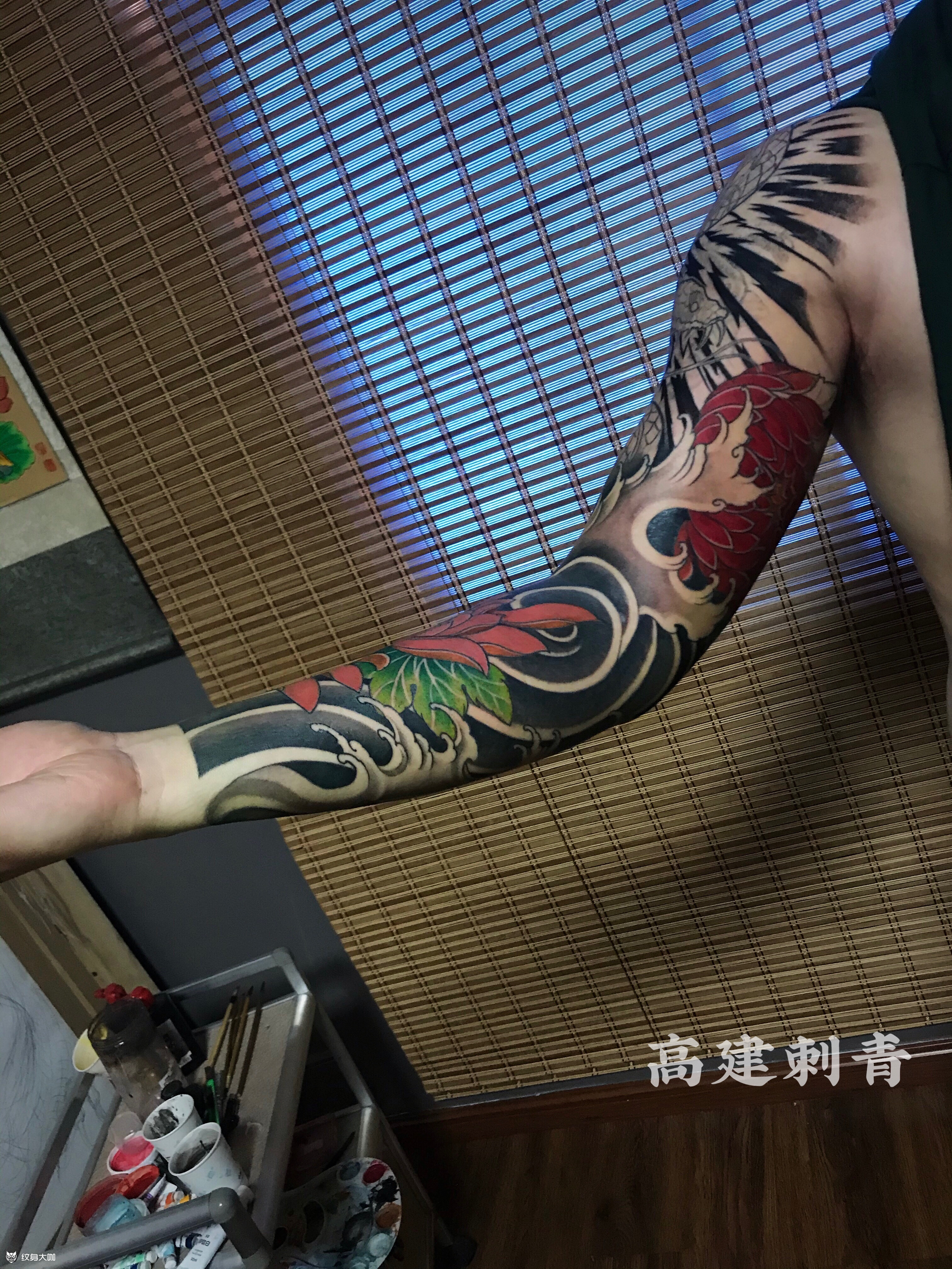 日式花臂蛇与菊图片