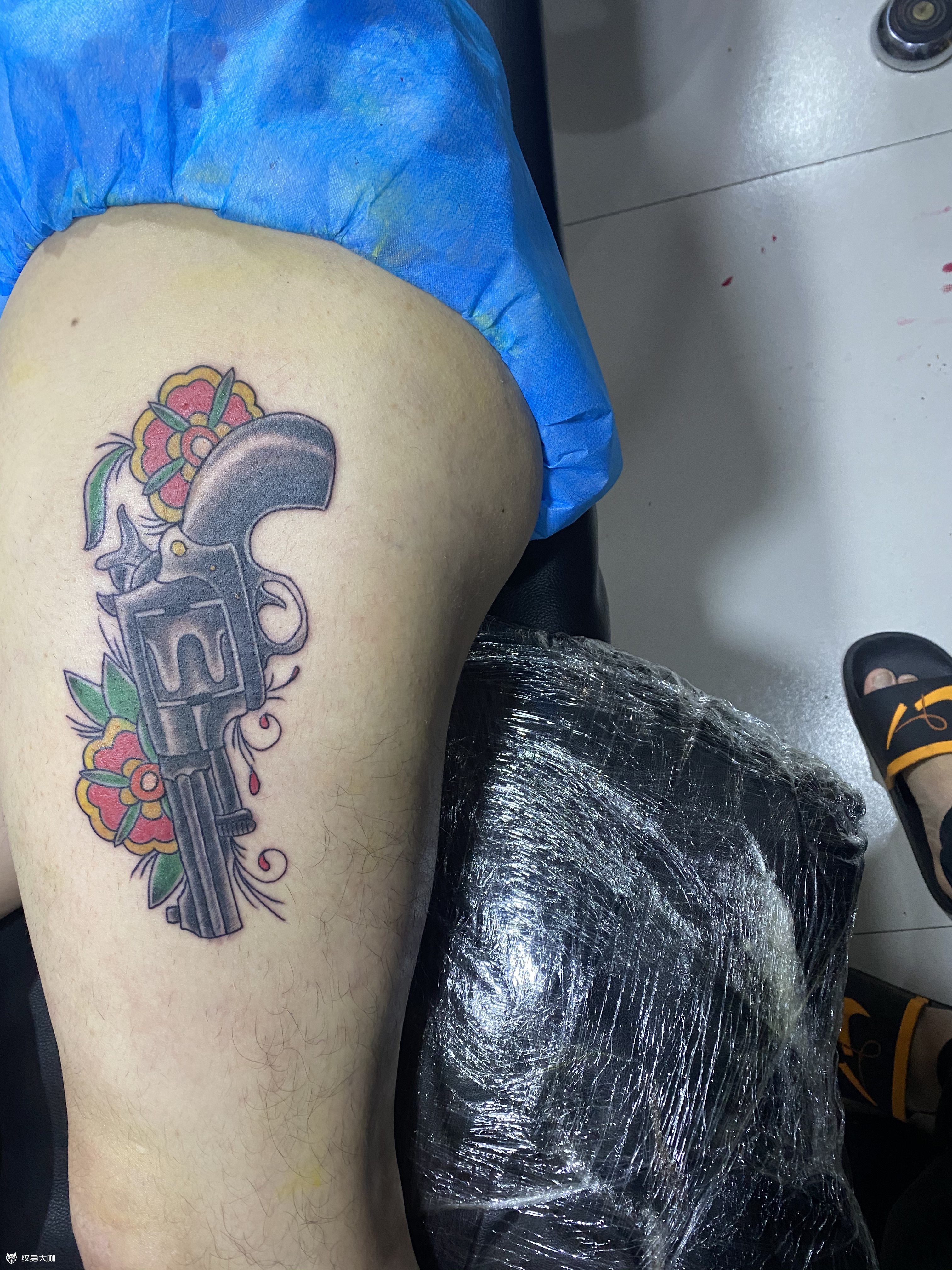 枪花_纹身图案手稿图片_李英凡的纹身作品集