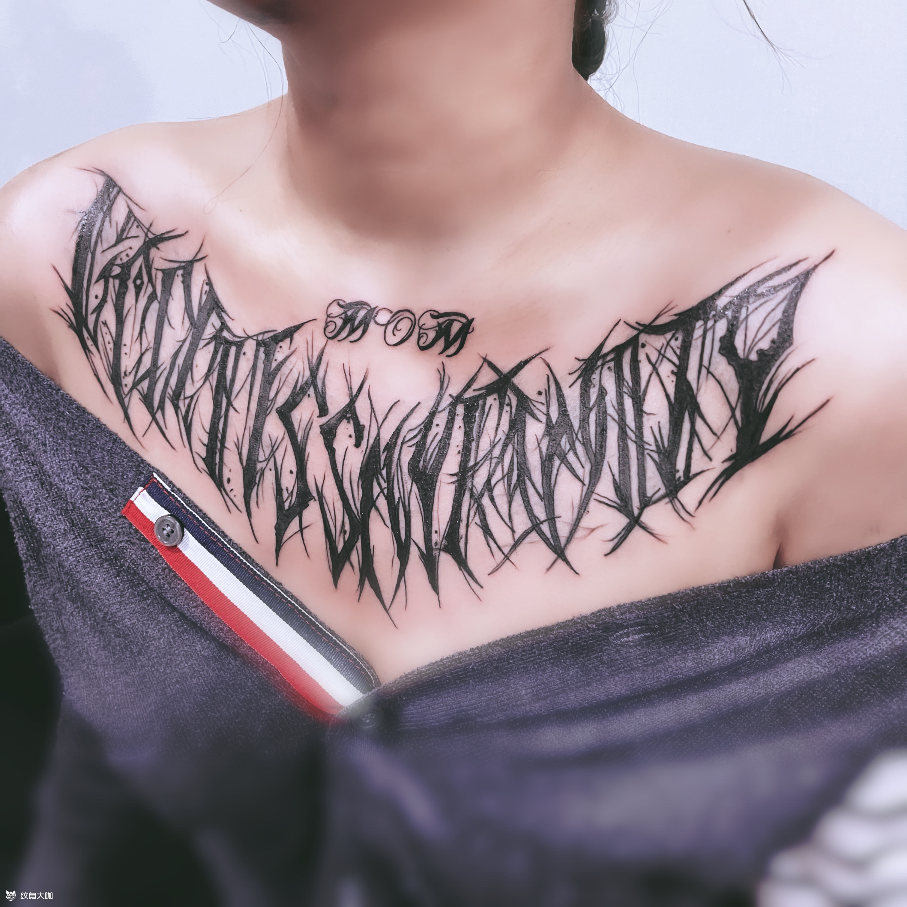 花胸花体字_纹身图案手稿图片_杨轩的纹身作品集