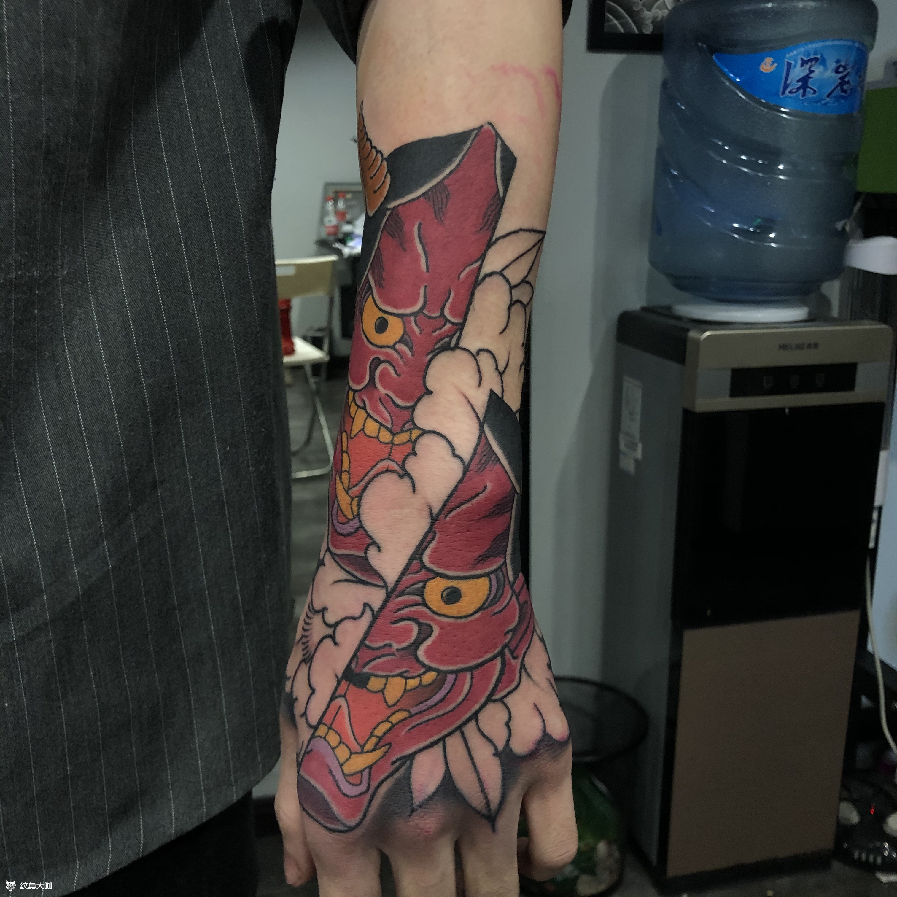 手背般若_纹身图案手稿图片_喜禾的纹身作品集