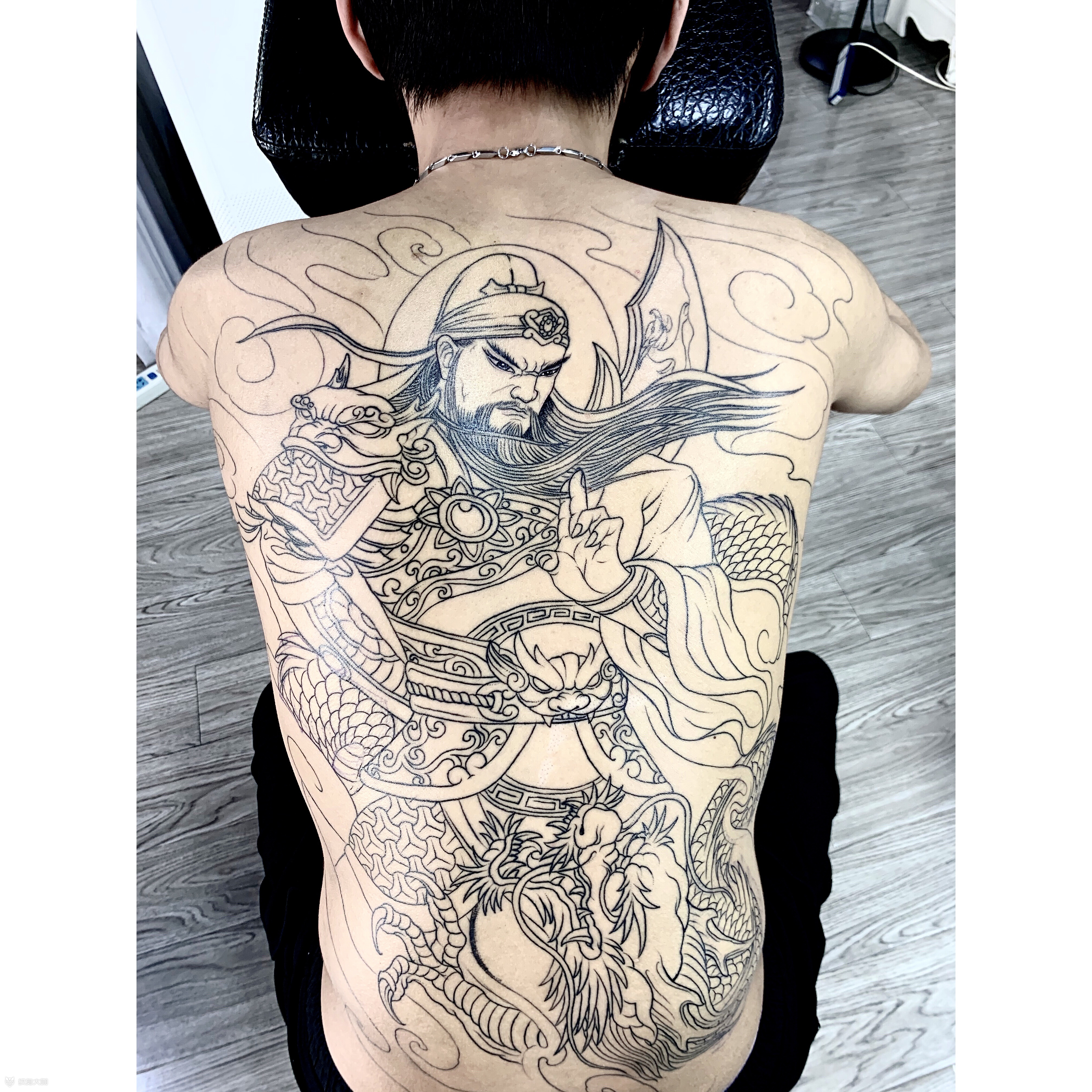 满背关羽_纹身图案手稿图片_余倩倩的纹身作品集