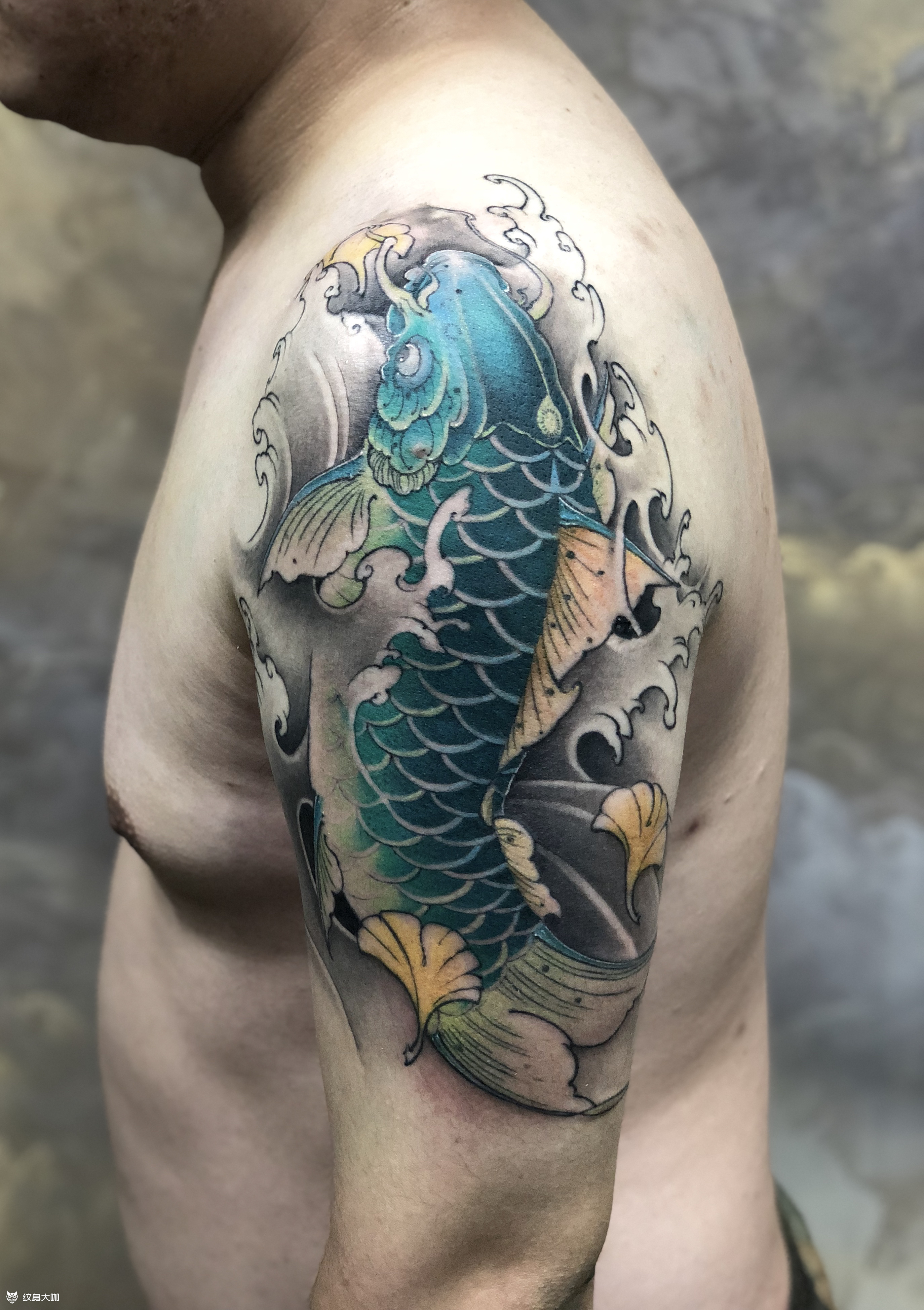 作品简介:一共3次,锦鲤竣工!  泉州纹身 传统纹身 鲤鱼纹身 大臂纹身