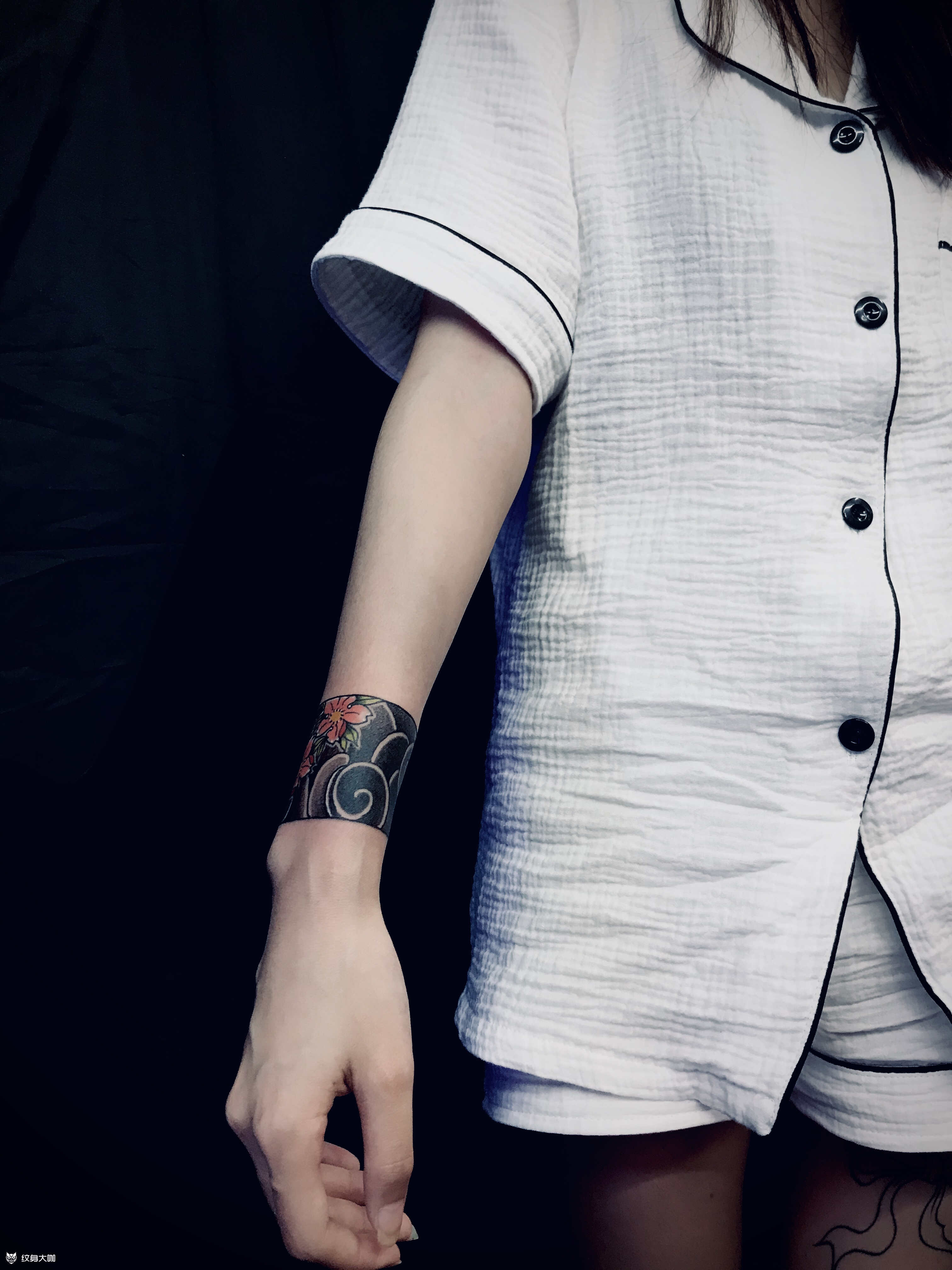美女手环#_纹身图案手稿图片_鲤狮虎91随缘优惠的纹身作品集