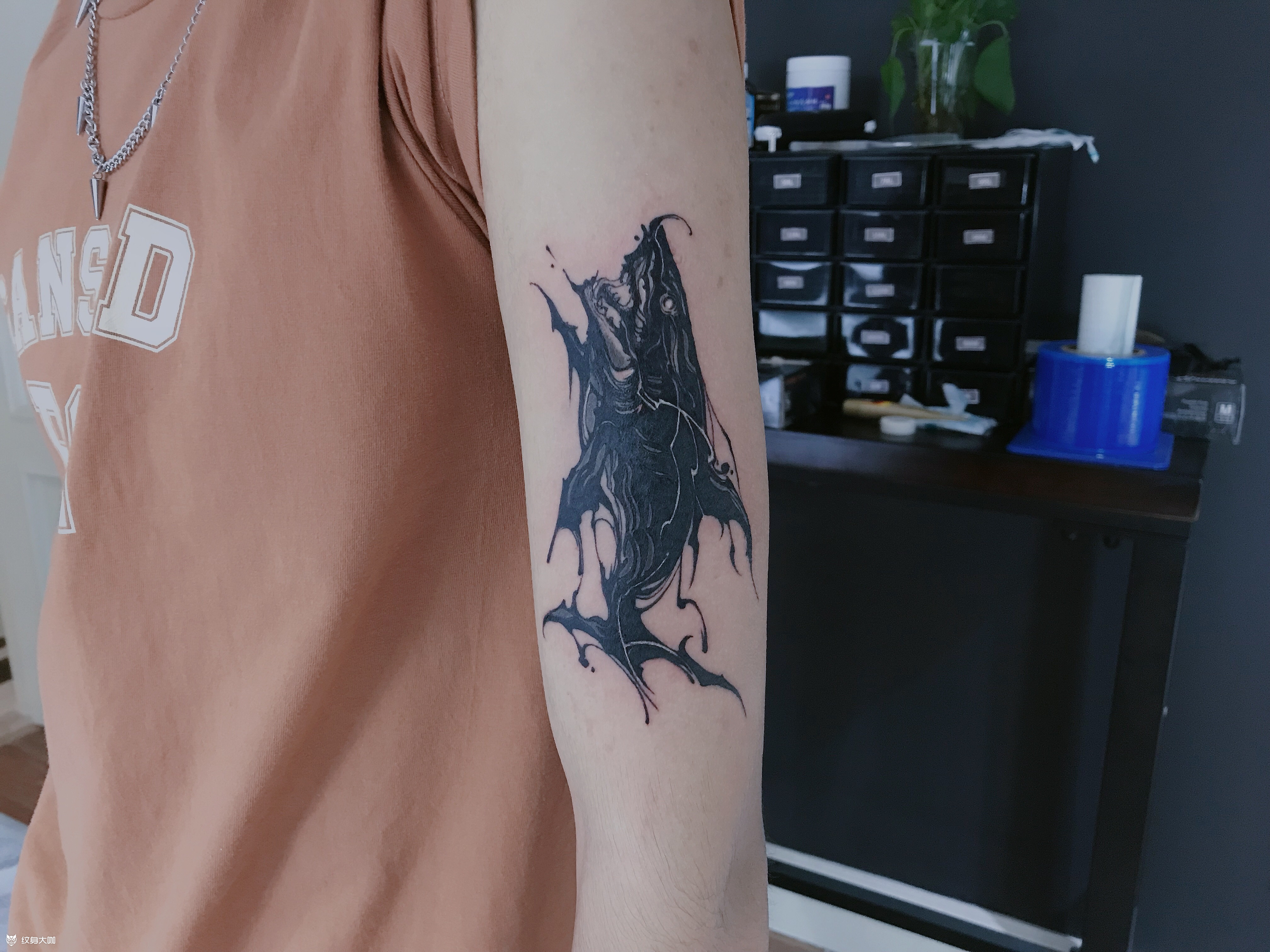 鲨鱼_纹身图案手稿图片_tt的纹身作品集