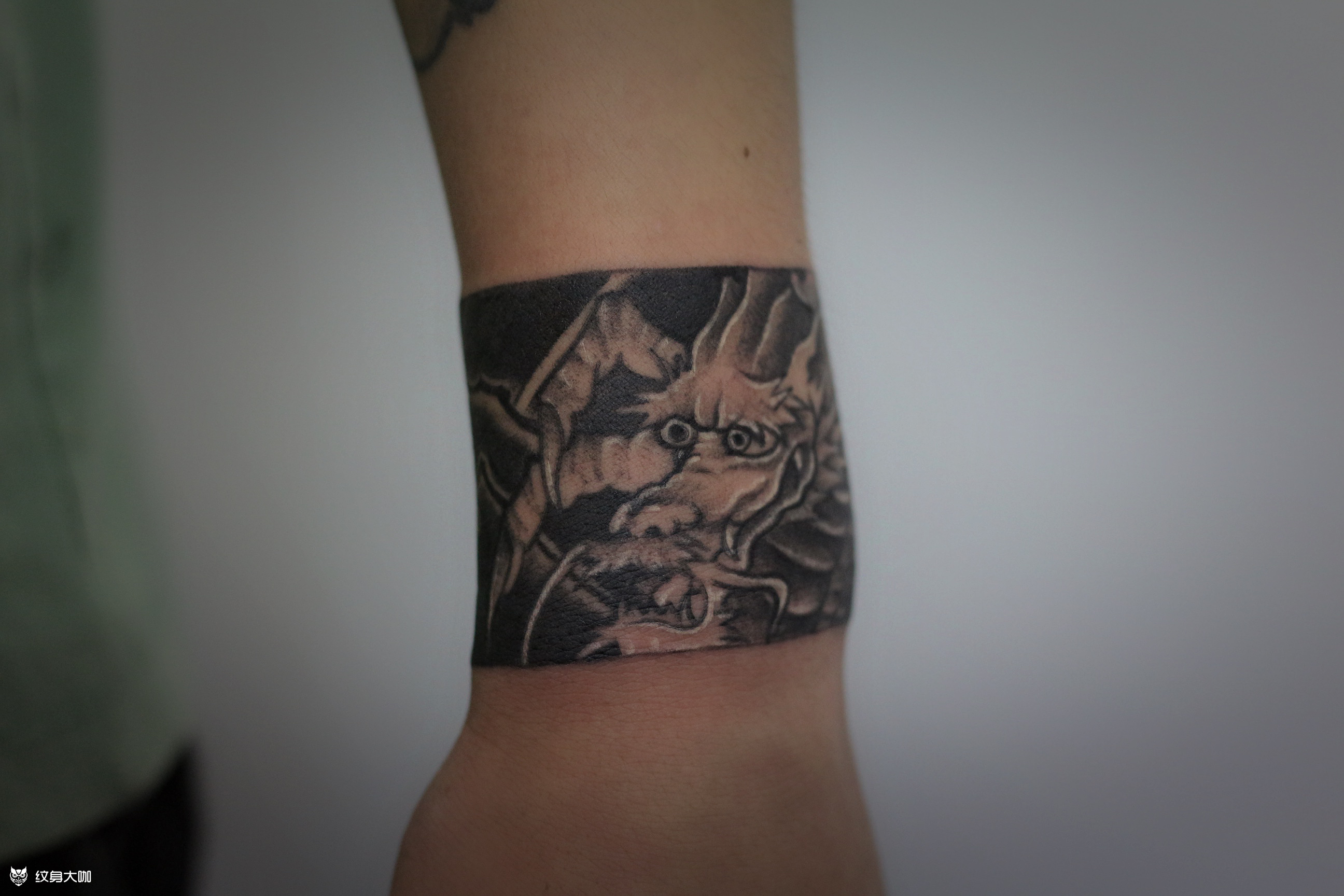 龙臂环_纹身图案手稿图片_刘大鹏的纹身作品集