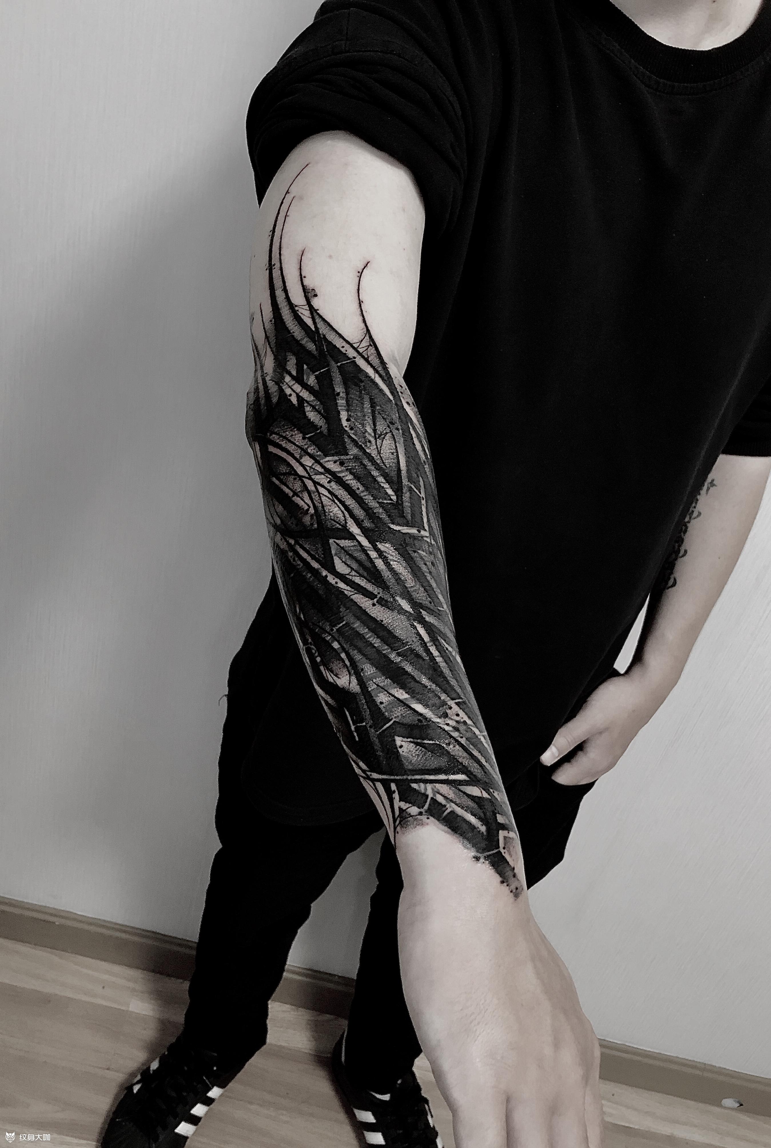 【 手臂暗黑字体遮盖 】_纹身图案手稿图片_空集的纹身作品集