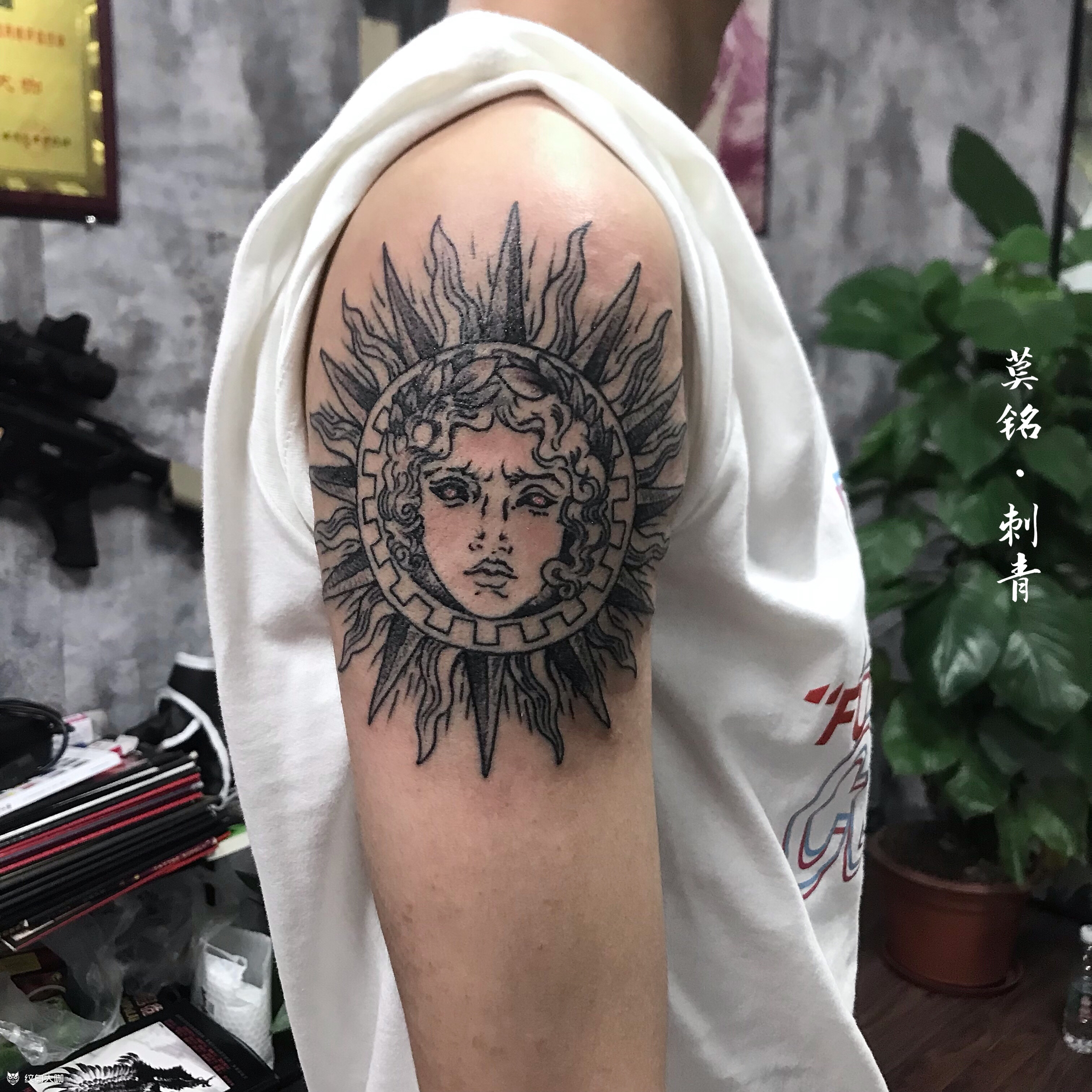 太阳_纹身图案手稿图片_东南亚一代枭雄的纹身作品集