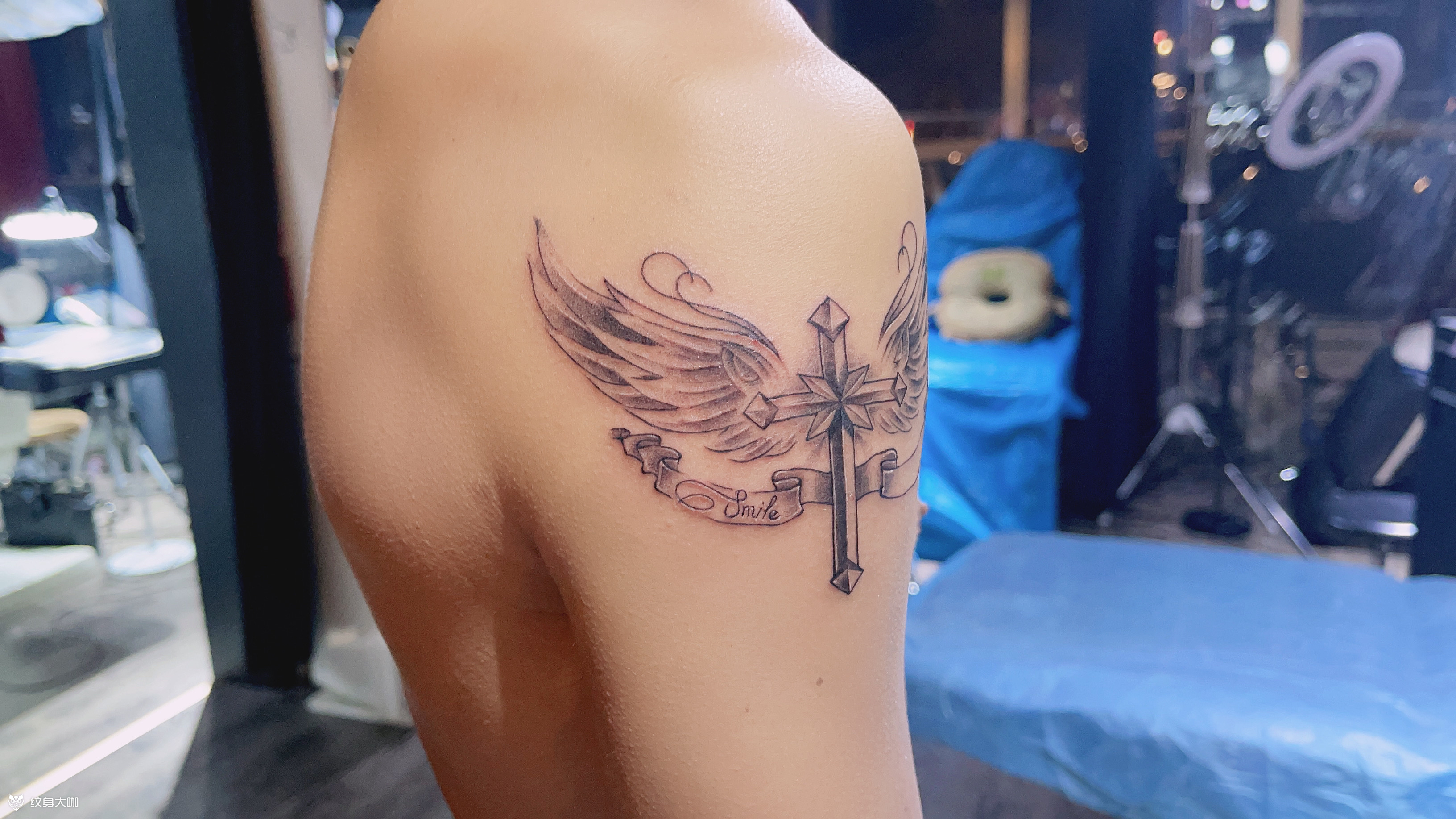 十字架天使纹身图案图片