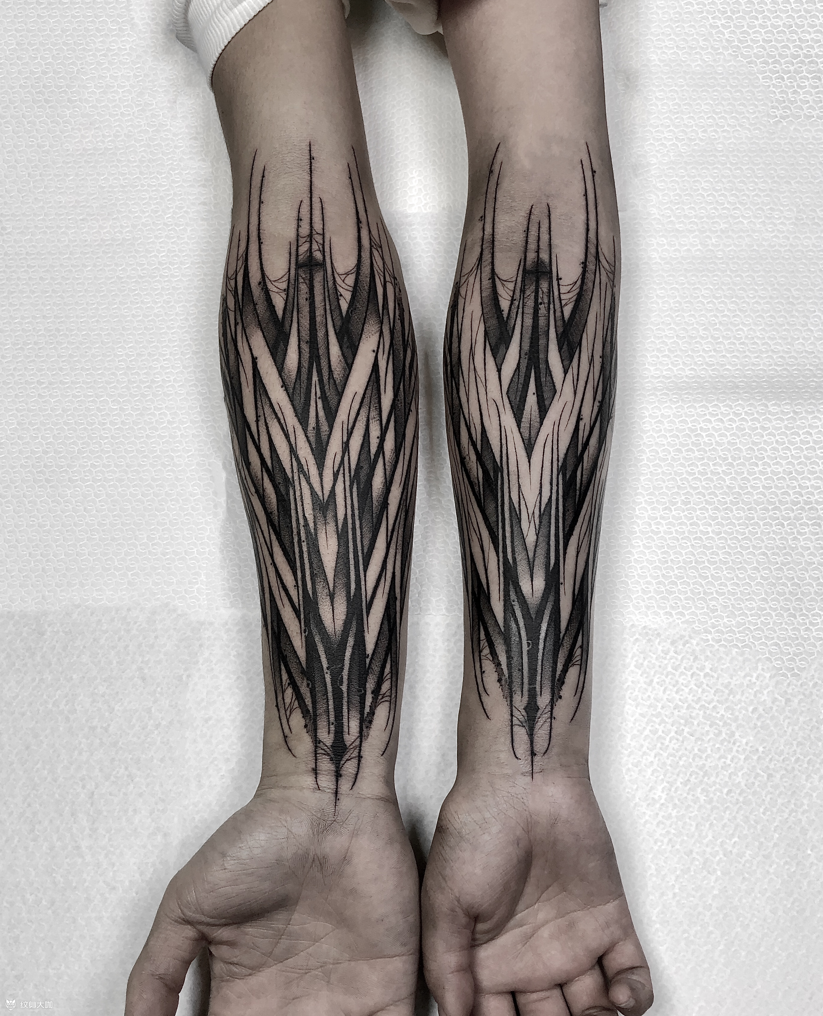 小臂暗黑花体字. 情侣款内容_纹身吧社区 - 纹身大咖