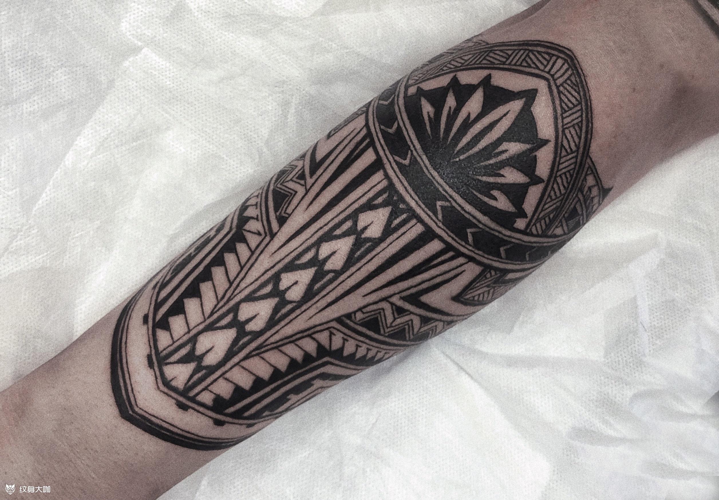 几何图腾护臂_纹身图案手稿图片_斯图645556的纹身作品集