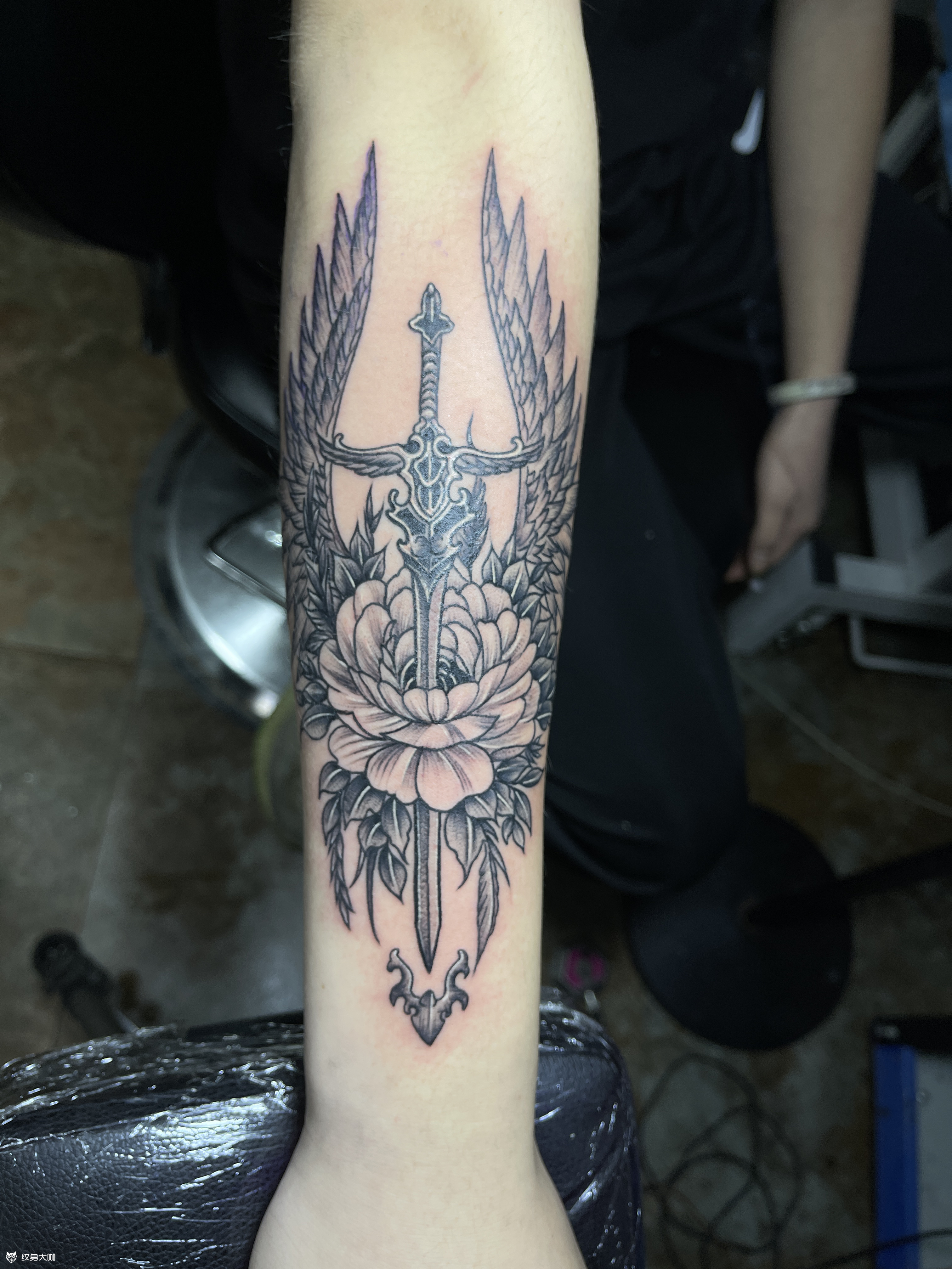 小臂素花_纹身图案手稿图片_鄢圣礼的纹身作品集