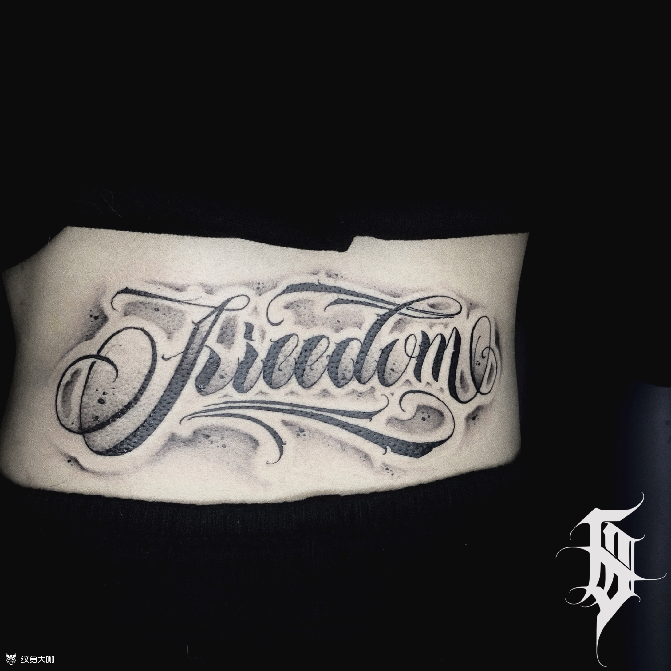 自由_纹身图案手稿图片_ak 扎的纹身作品集