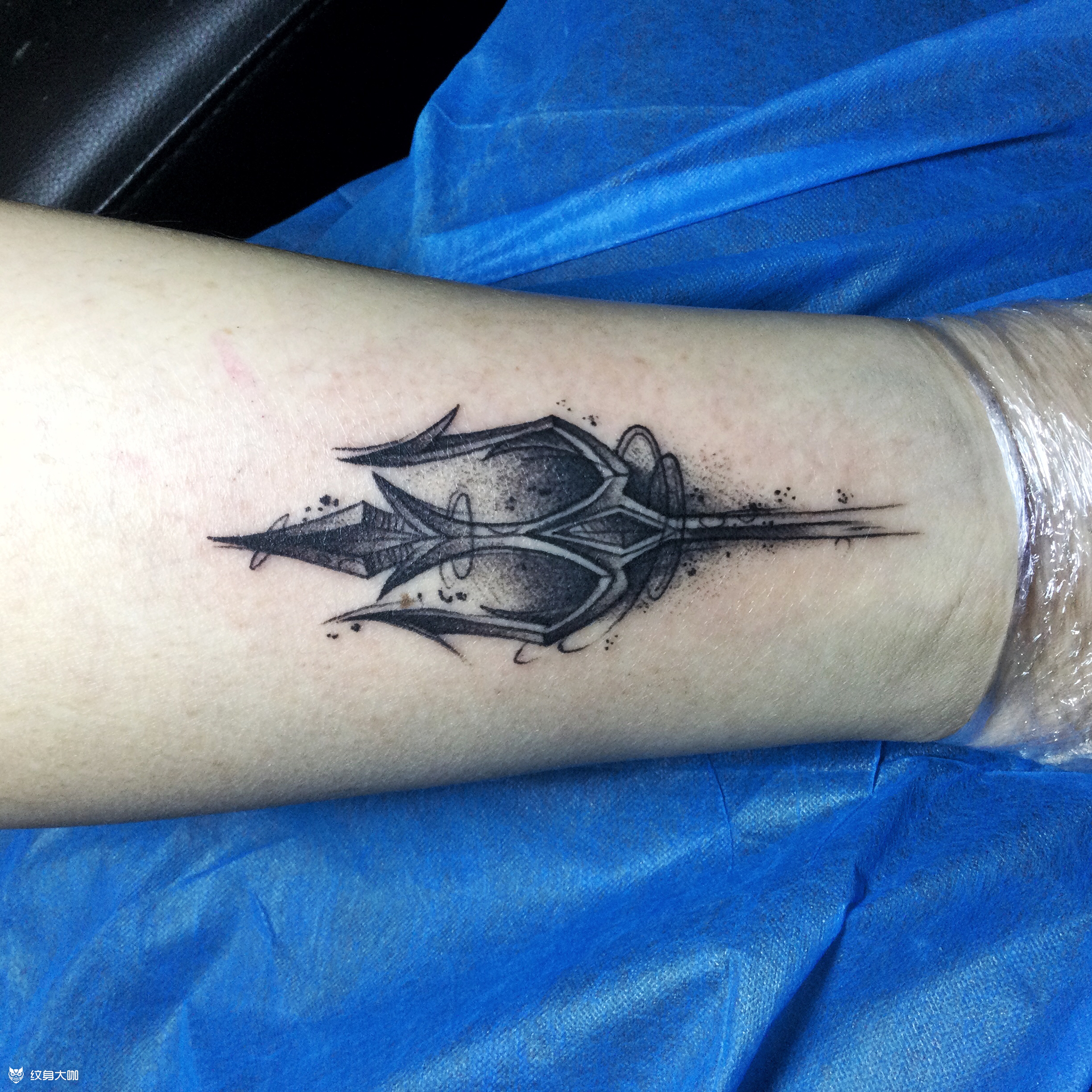 三叉戟_纹身图案手稿图片_阿鹏的纹身作品集