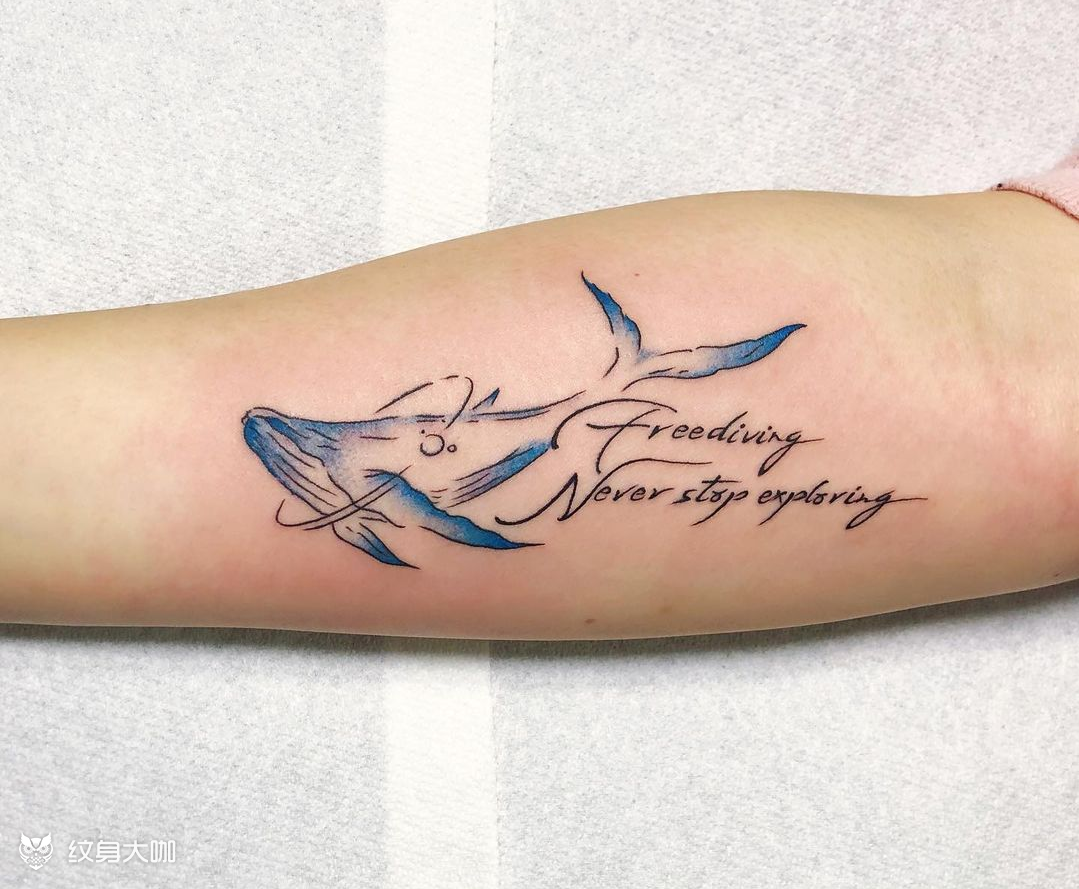 鲸鱼77字母_纹身图案手稿图片_胡子哥的纹身作品集