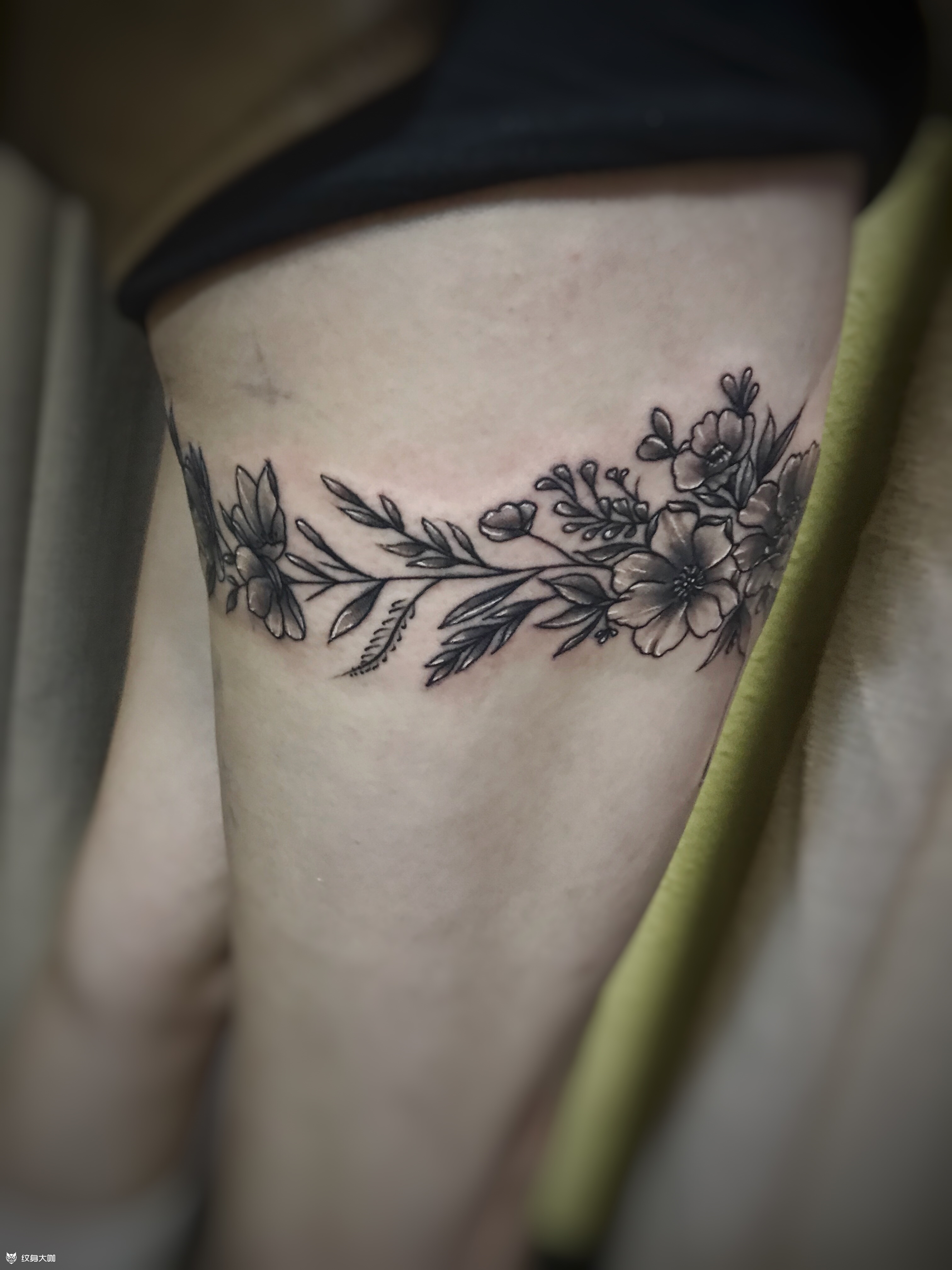 素花腿环_纹身图案手稿图片_上霖的纹身作品集