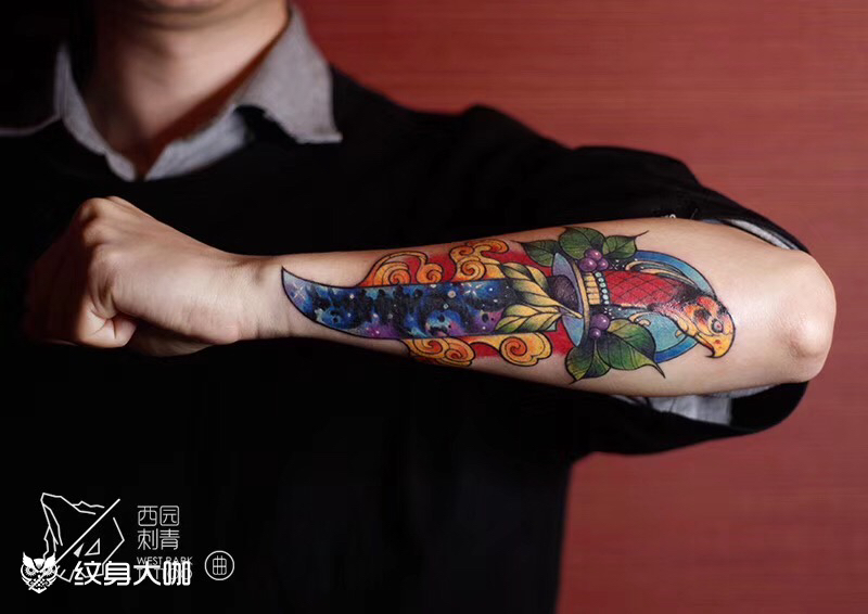 手臂手部new school匕首星空遮盖简介:常驻深圳 游走北京 成都 兰州