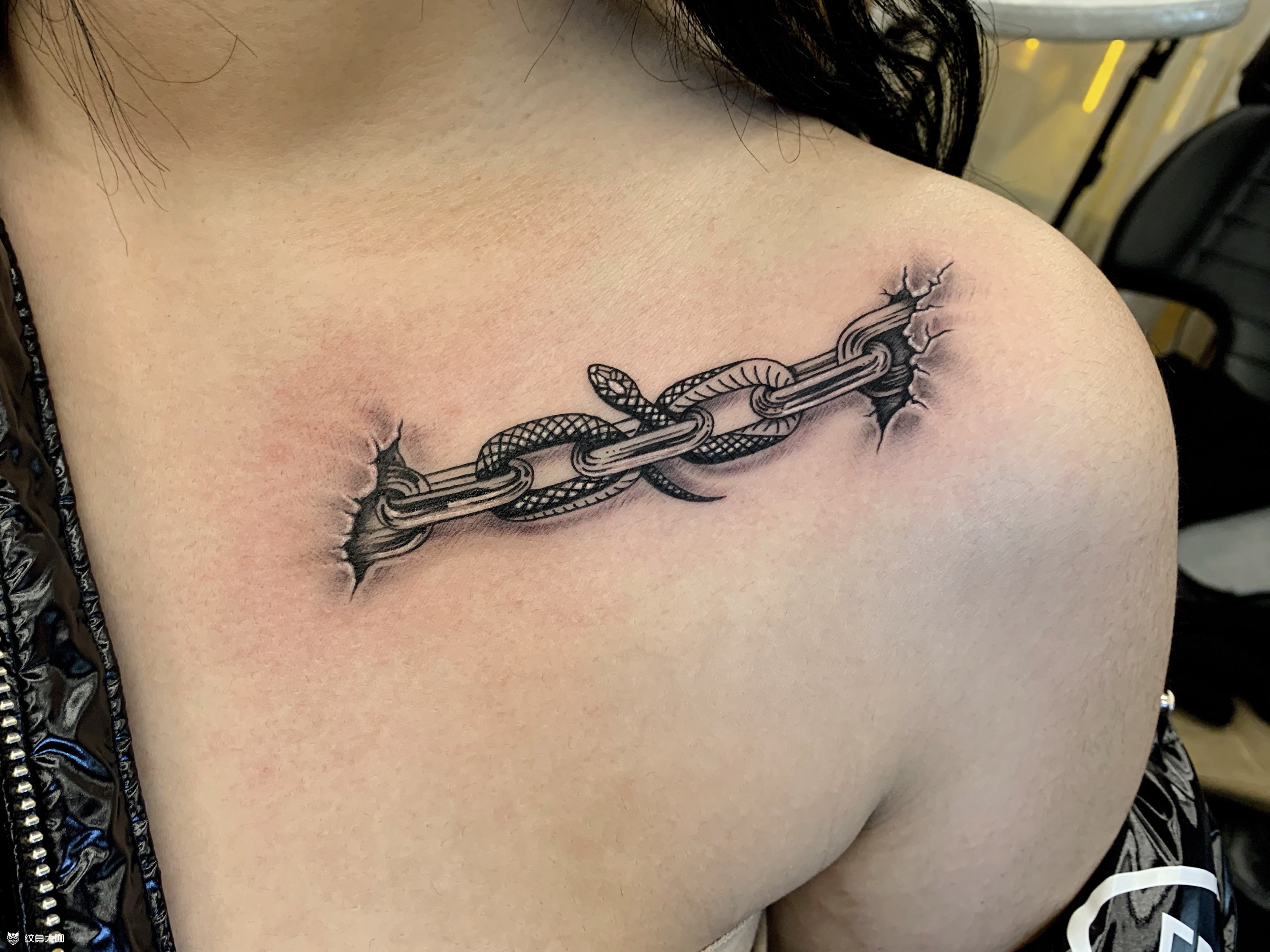 小蛇锁链_纹身图案手稿图片_大杨的纹身作品集