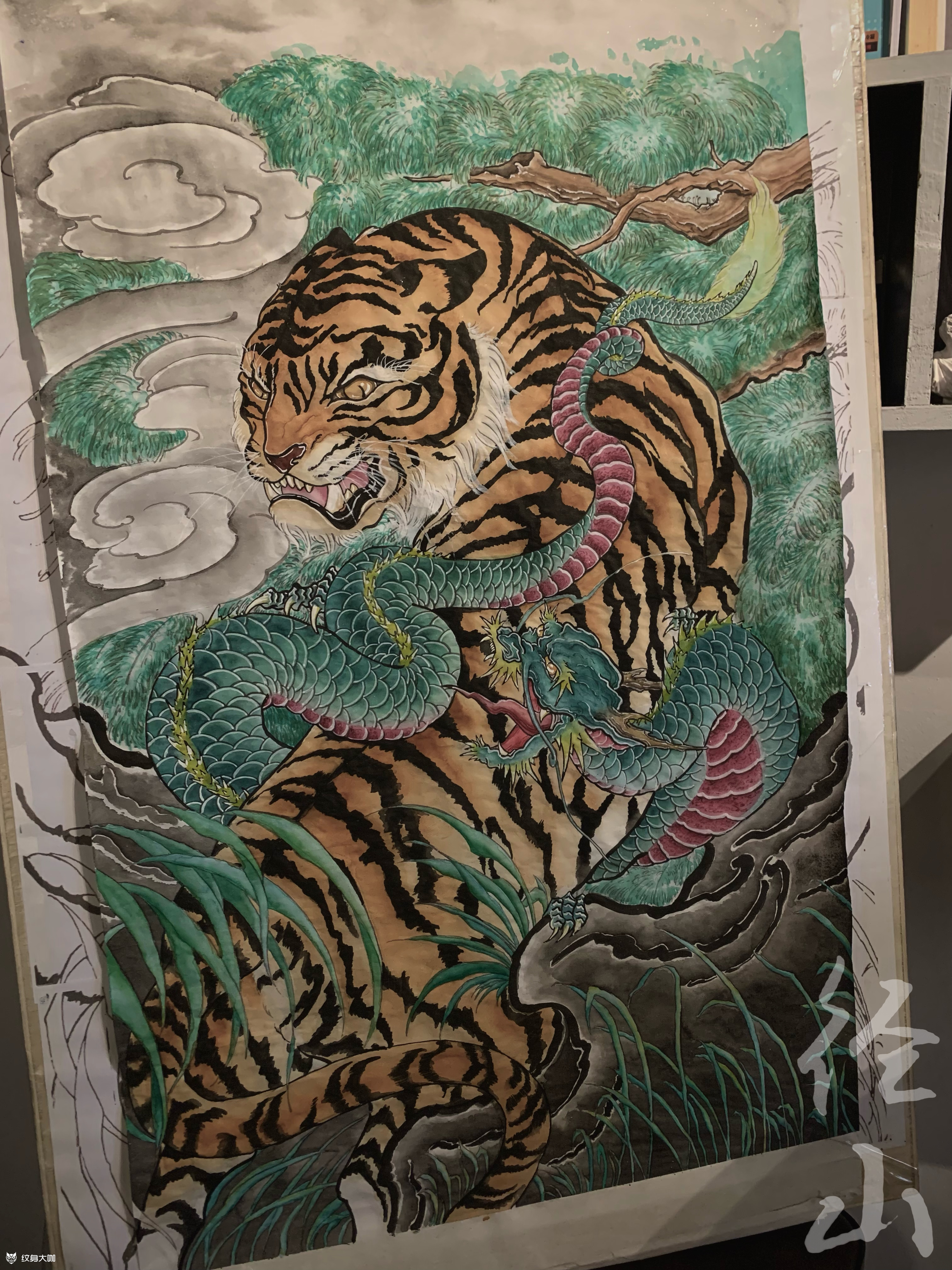 满背龙虎斗_纹身吧社区 - 纹身大咖