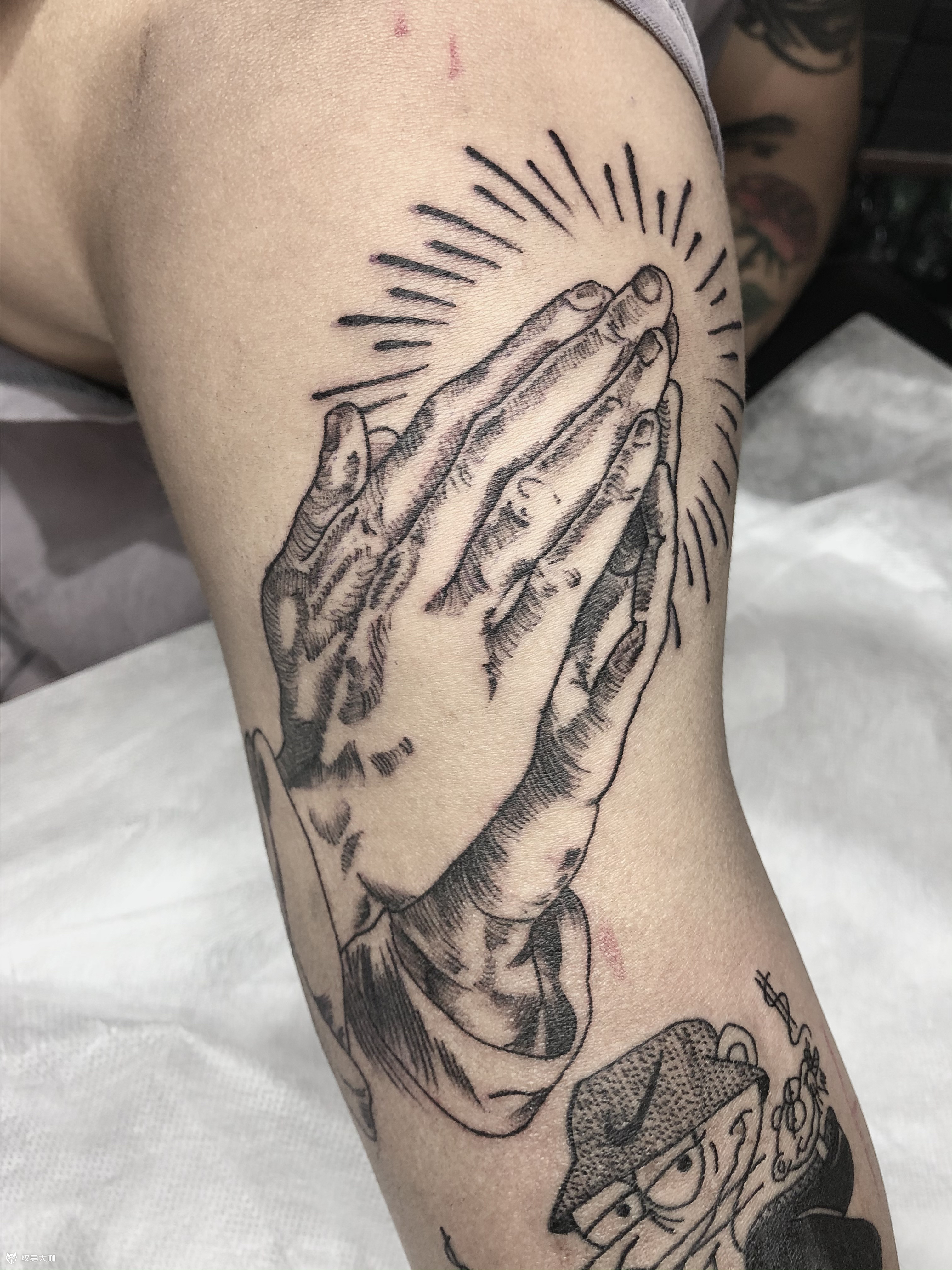 祈祷之手_纹身图案手稿图片_freedom 玉的纹身作品集