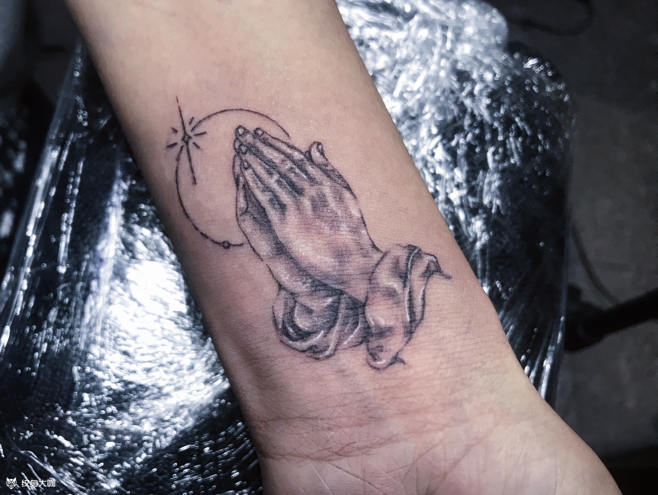 祈祷之手_纹身图案手稿图片_魔颜tattoo-萧遥的纹身作品集