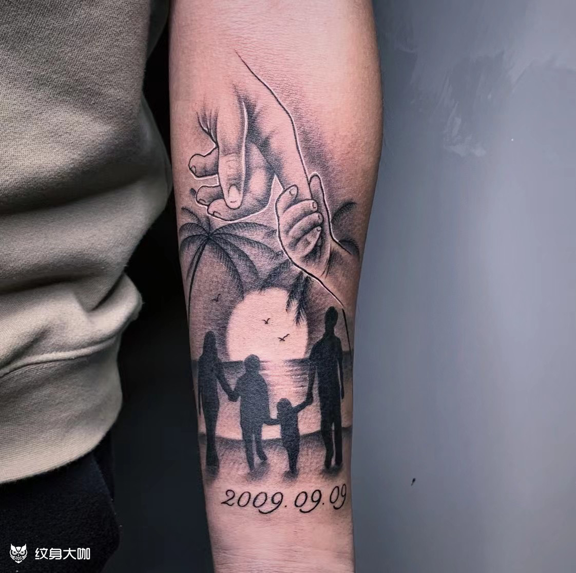 一家四口#家庭题材_纹身图案手稿图片_lee的纹身作品集