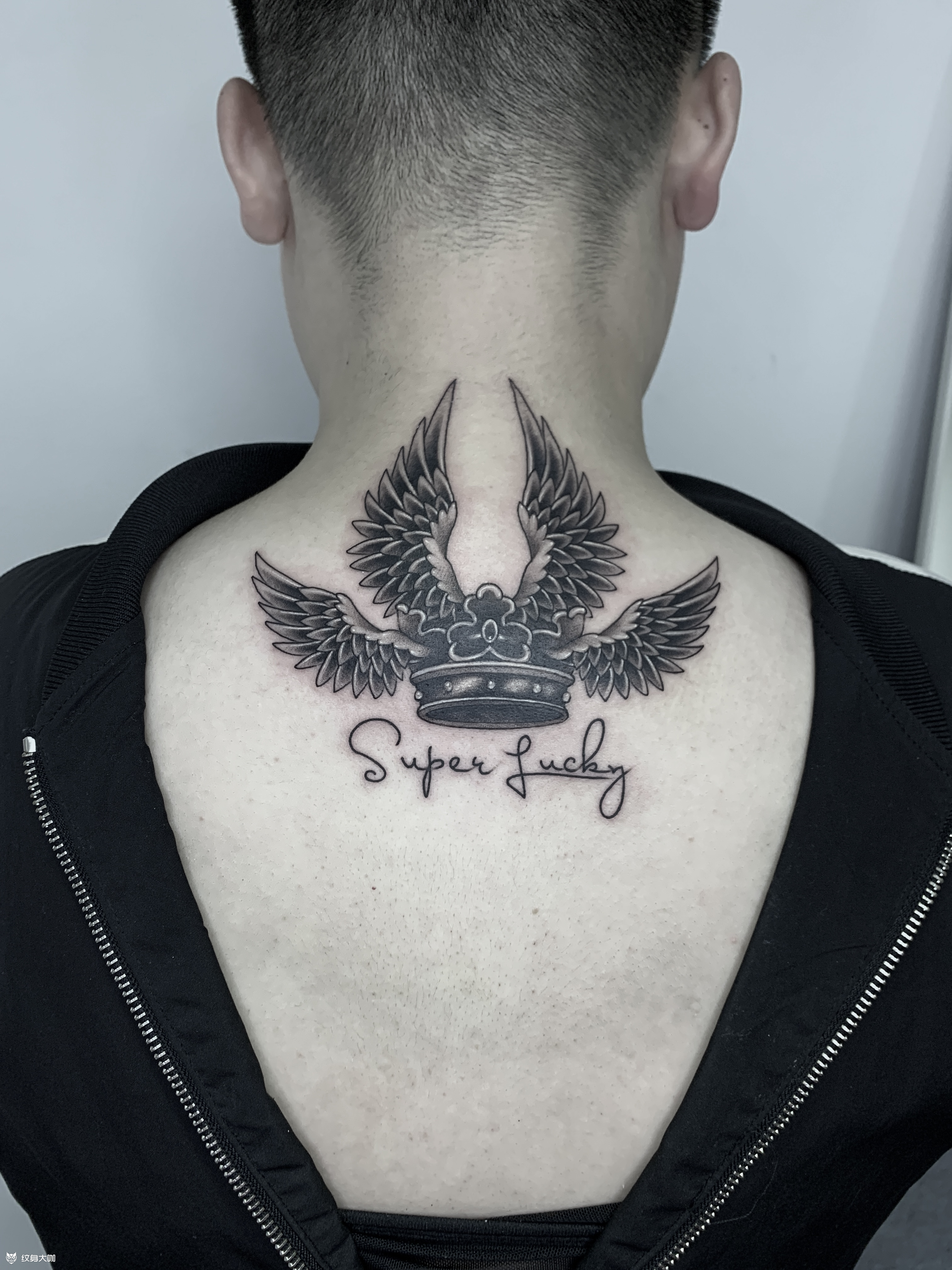 翅膀皇冠_纹身图案手稿图片_重庆at的纹身作品集