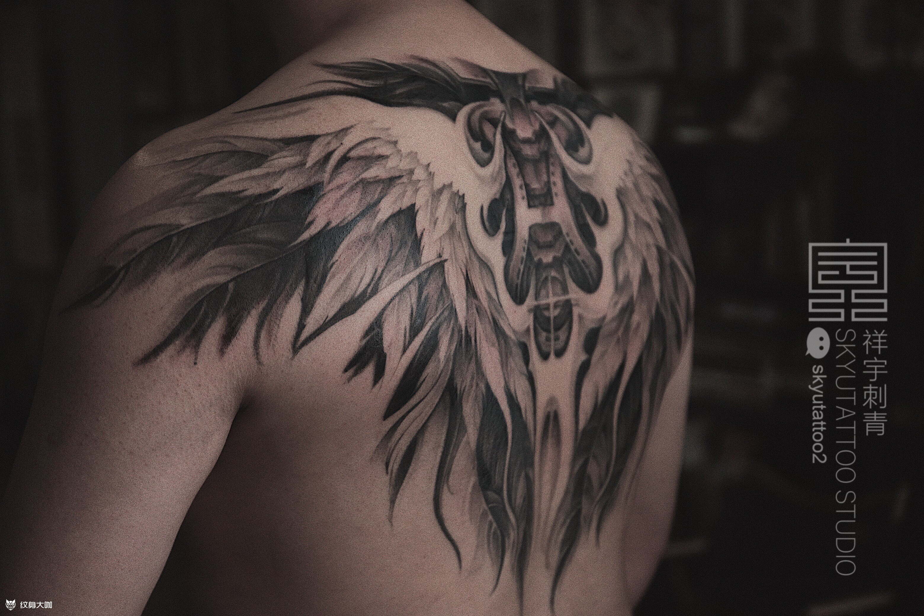 翅膀结合机械结构字母"h"作_纹身吧社区 - 纹身大咖