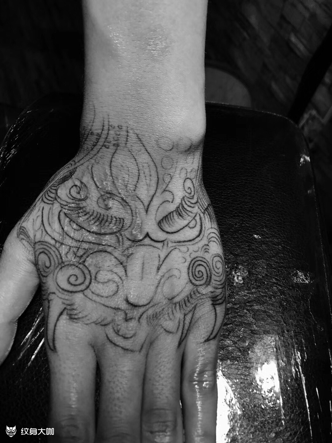 唐狮手背线条_纹身图案手稿图片_李恺的纹身作品集