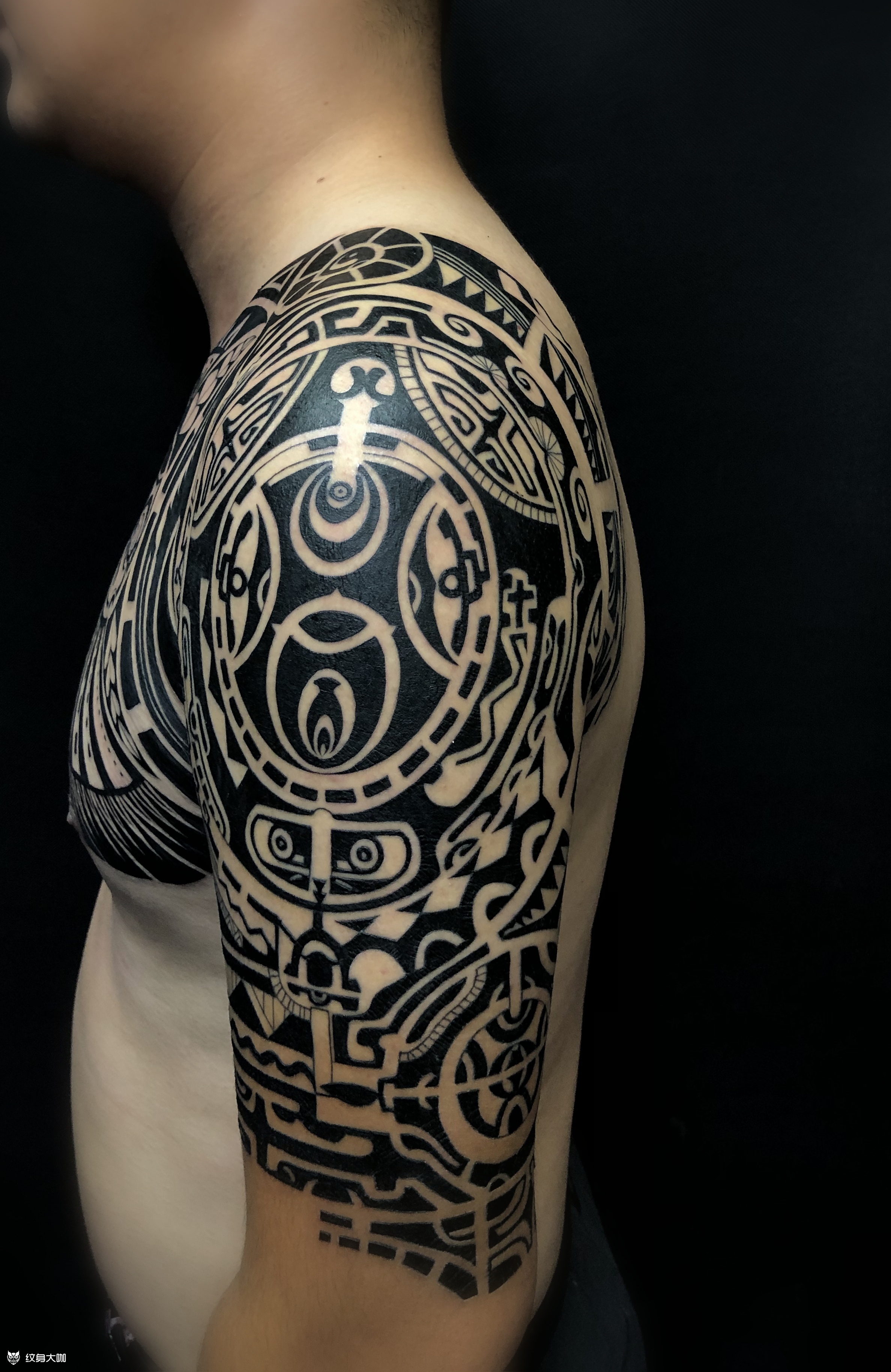 本店作品,半甲图腾这个图腾做_纹身吧社区 - 纹身大咖