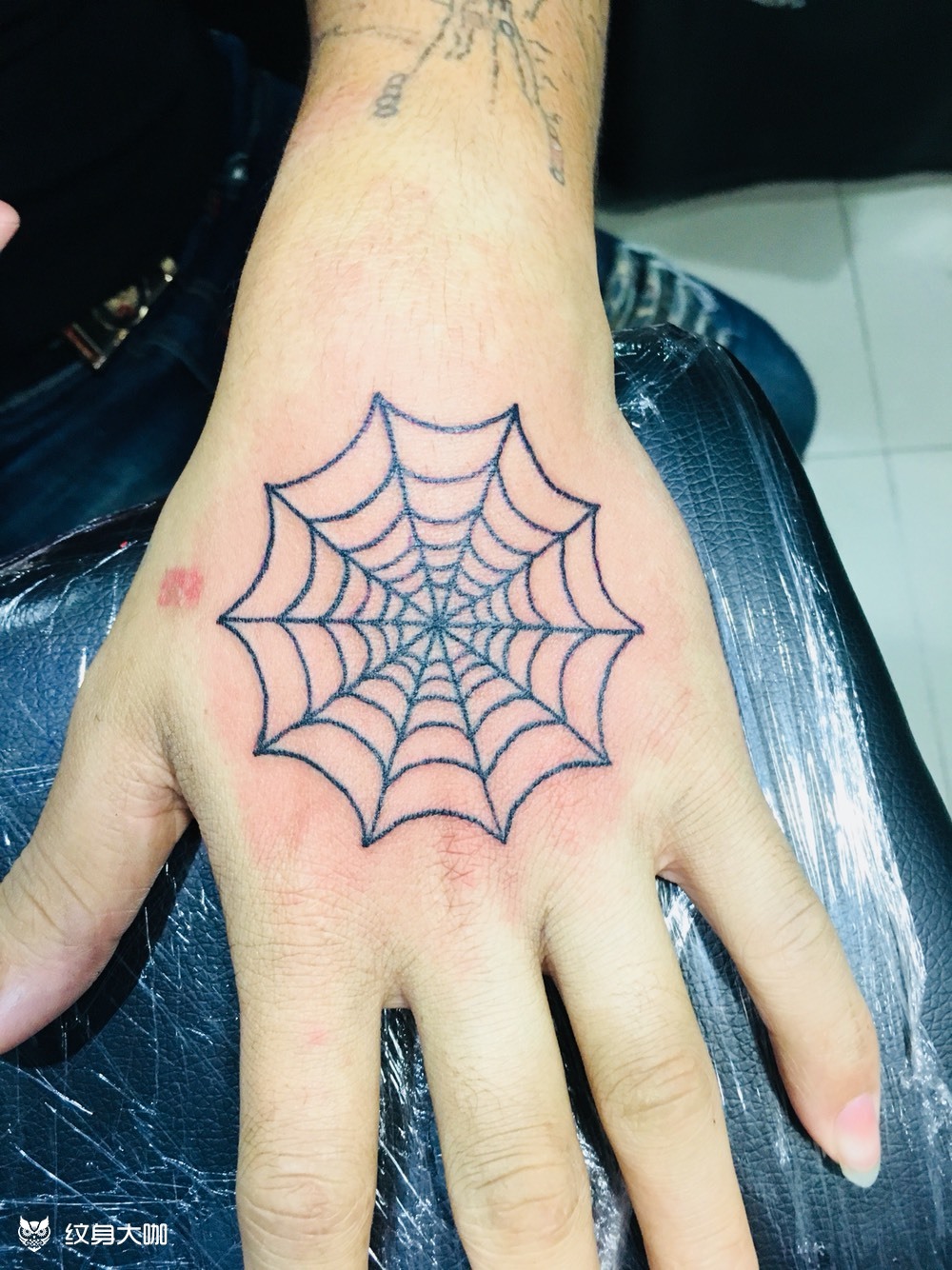 手背蜘蛛网_纹身图案手稿图片_三亚雕龙堂-小鬼的纹身作品集
