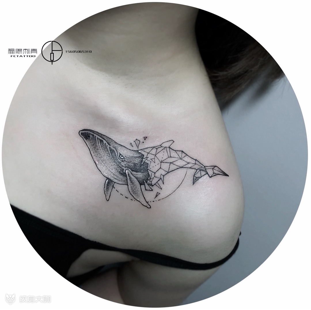 锁骨小鲸鱼_纹身图案手稿图片_洪佳福的纹身作品集