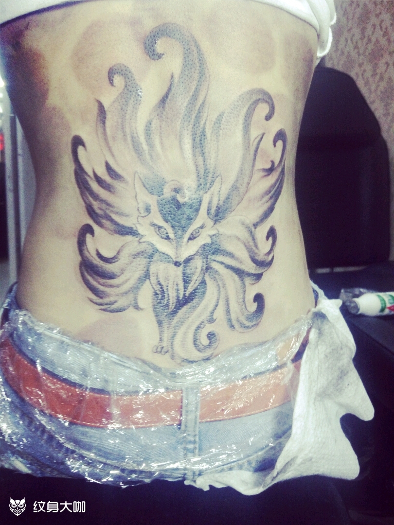 九尾狐_纹身图案手稿图片_南火雕吉的纹身作品集