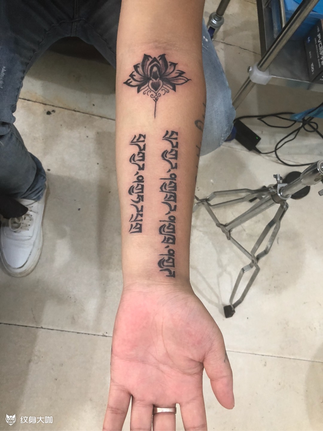 藏文莲花_纹身图案手稿图片_华超的纹身作品集