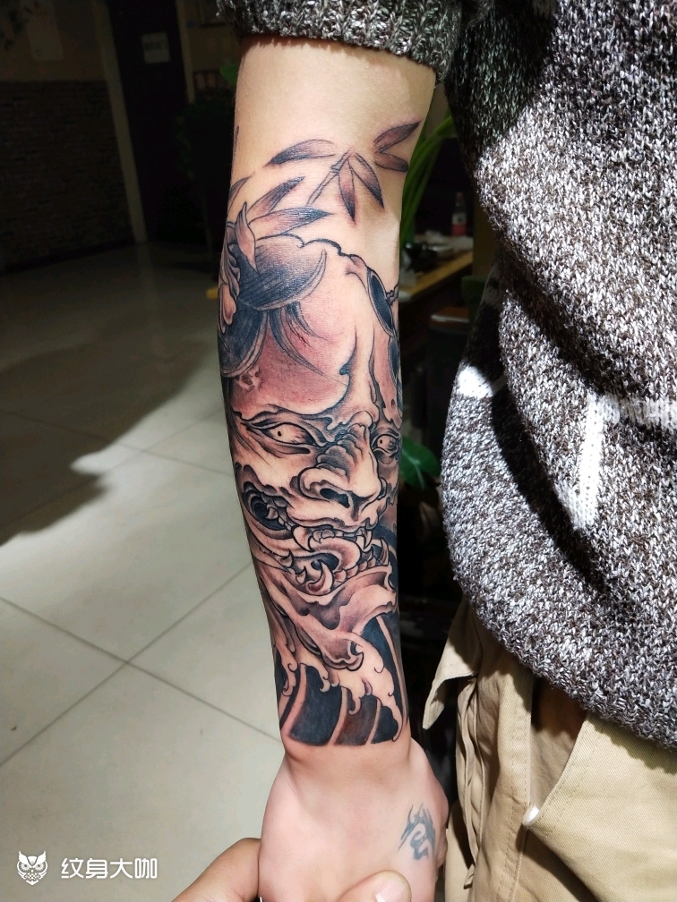 般若包小臂顾客想便宜点,让徒_纹身吧社区 - 纹身大咖
