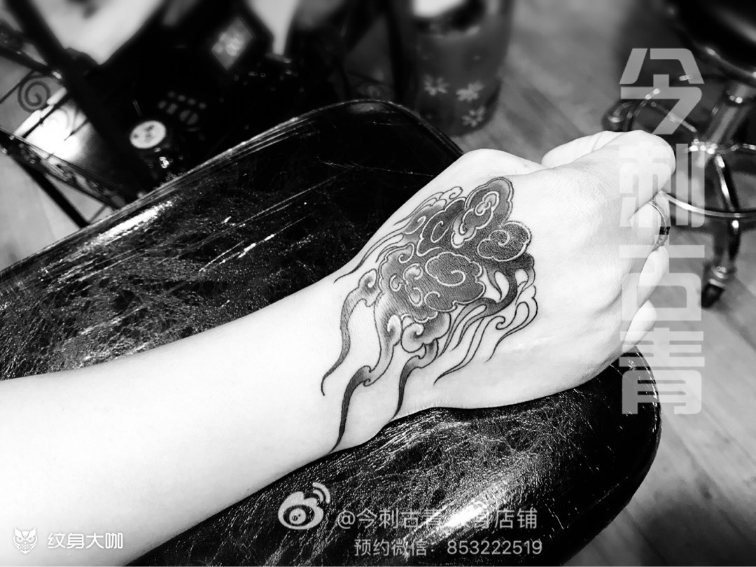 手背虎口位置遮盖_纹身图案手稿图片_徐秀峰的纹身作品集