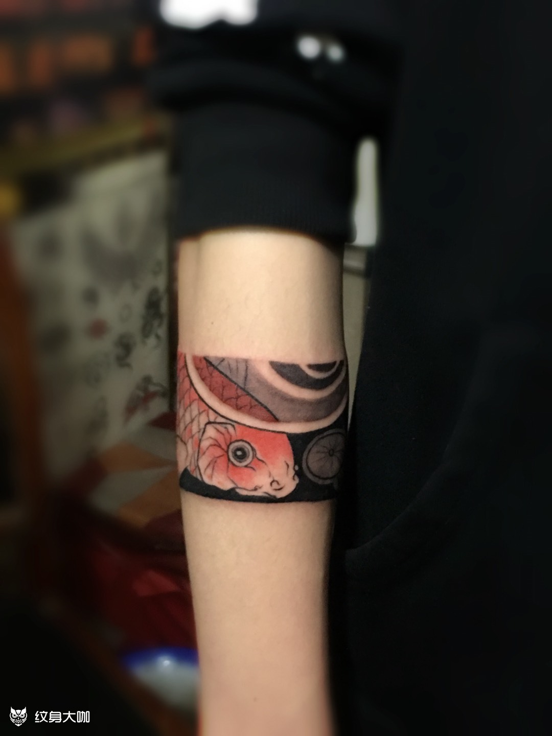 锦鲤臂环_纹身图案手稿图片_宋风的纹身作品集