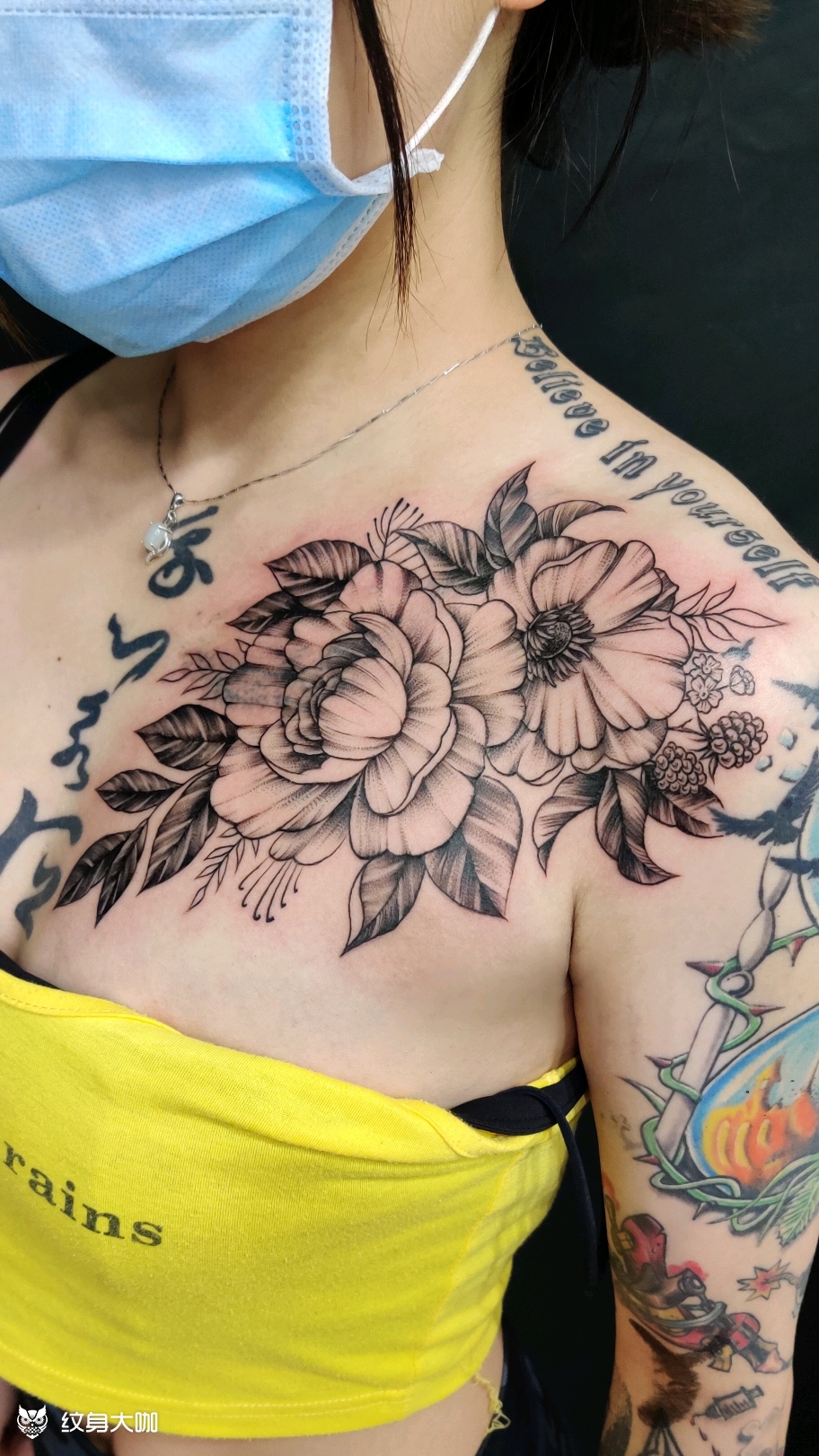 肩膀素花_纹身图案手稿图片_杰～～～的纹身作品集