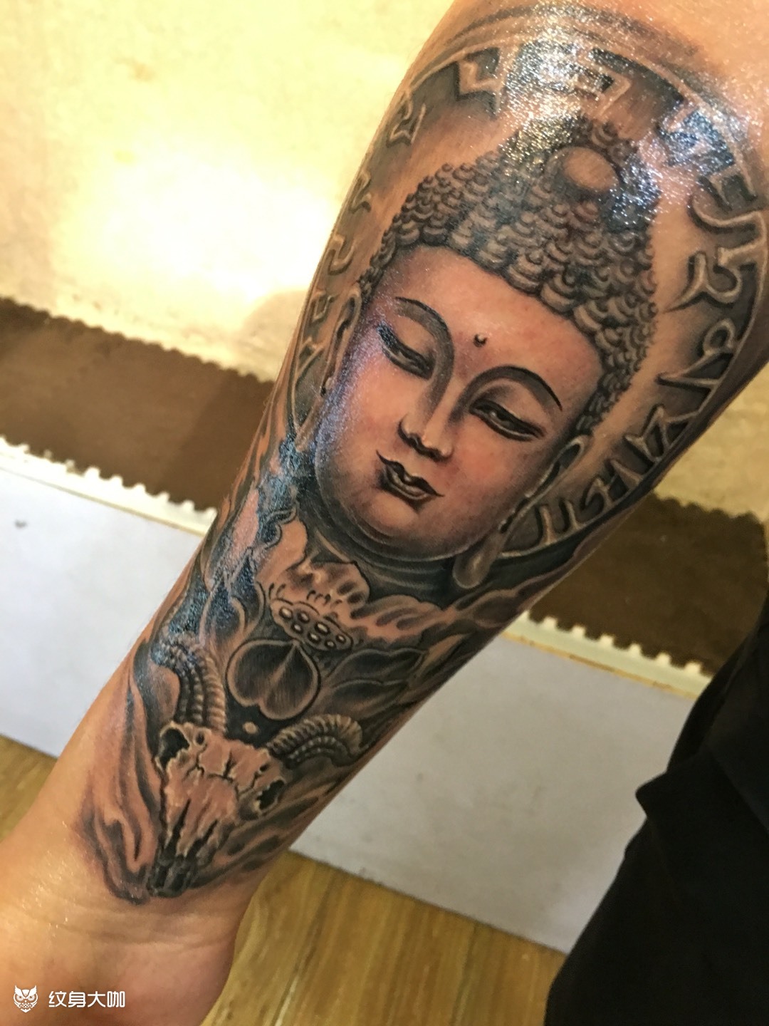 小臂内侧佛头羊头骨_纹身图案手稿图片_周磊的纹身作品集