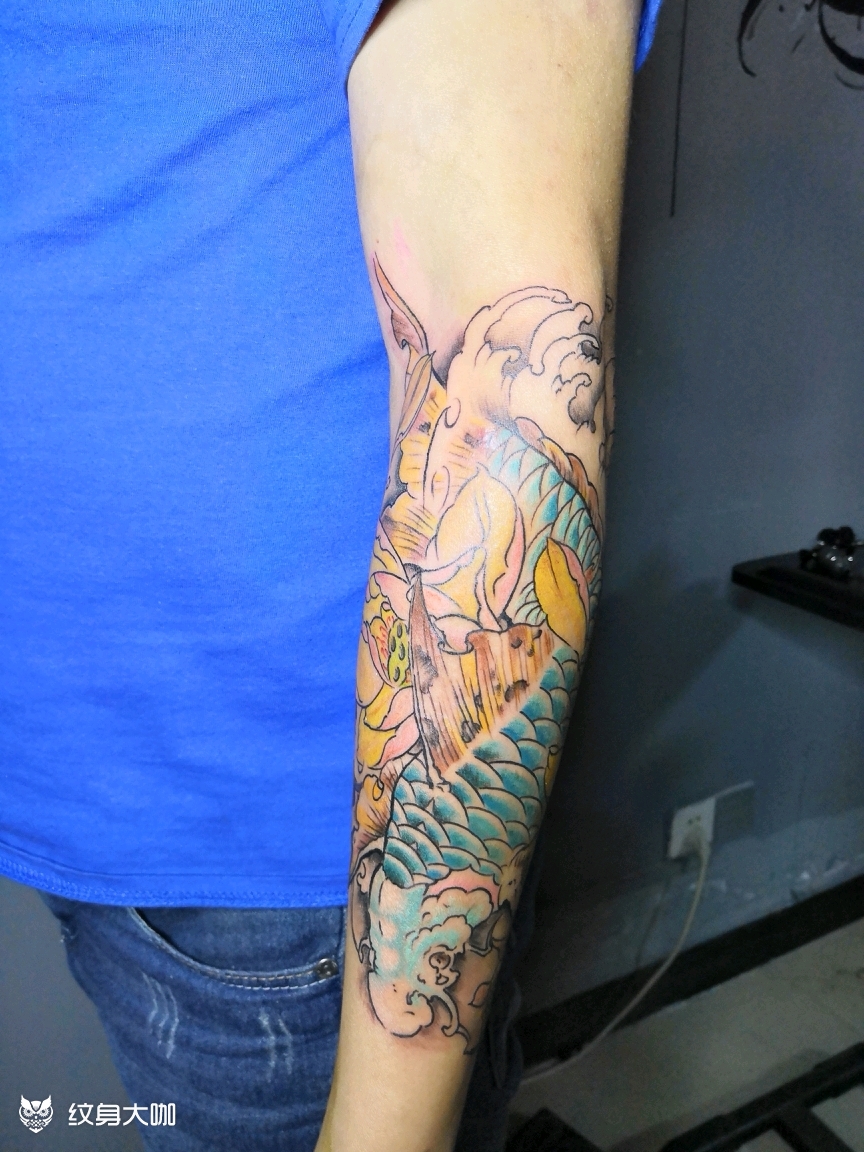 彩色鲤鱼_纹身图案手稿图片_俊逸的纹身作品集