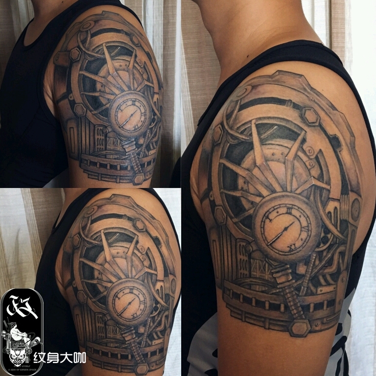 黑灰纹身机械臂
