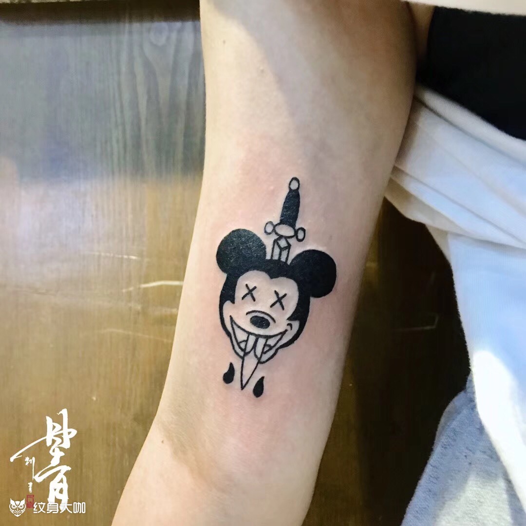 米老鼠_纹身图案手稿图片_海口丹青的纹身作品集